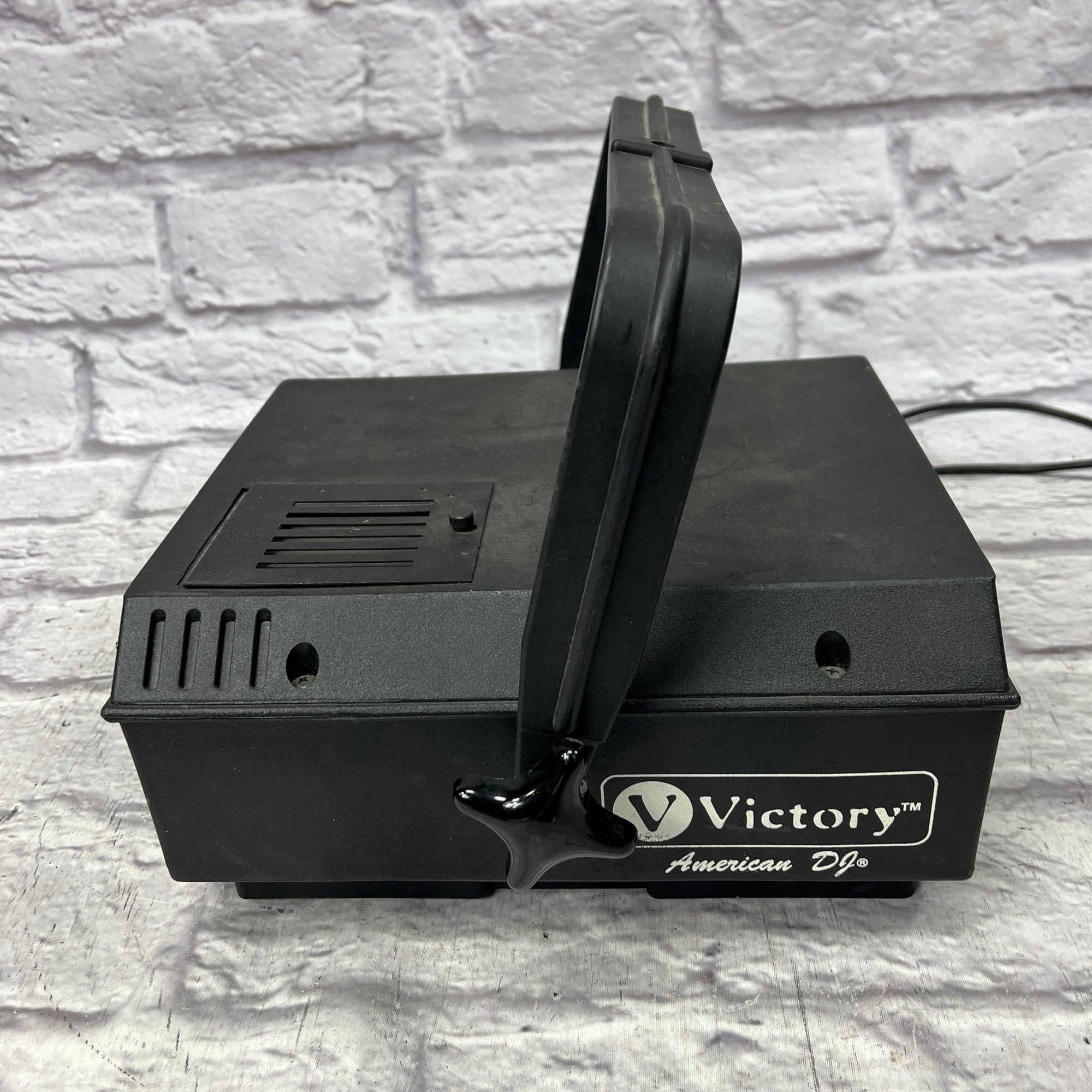 American DJ Victory Light