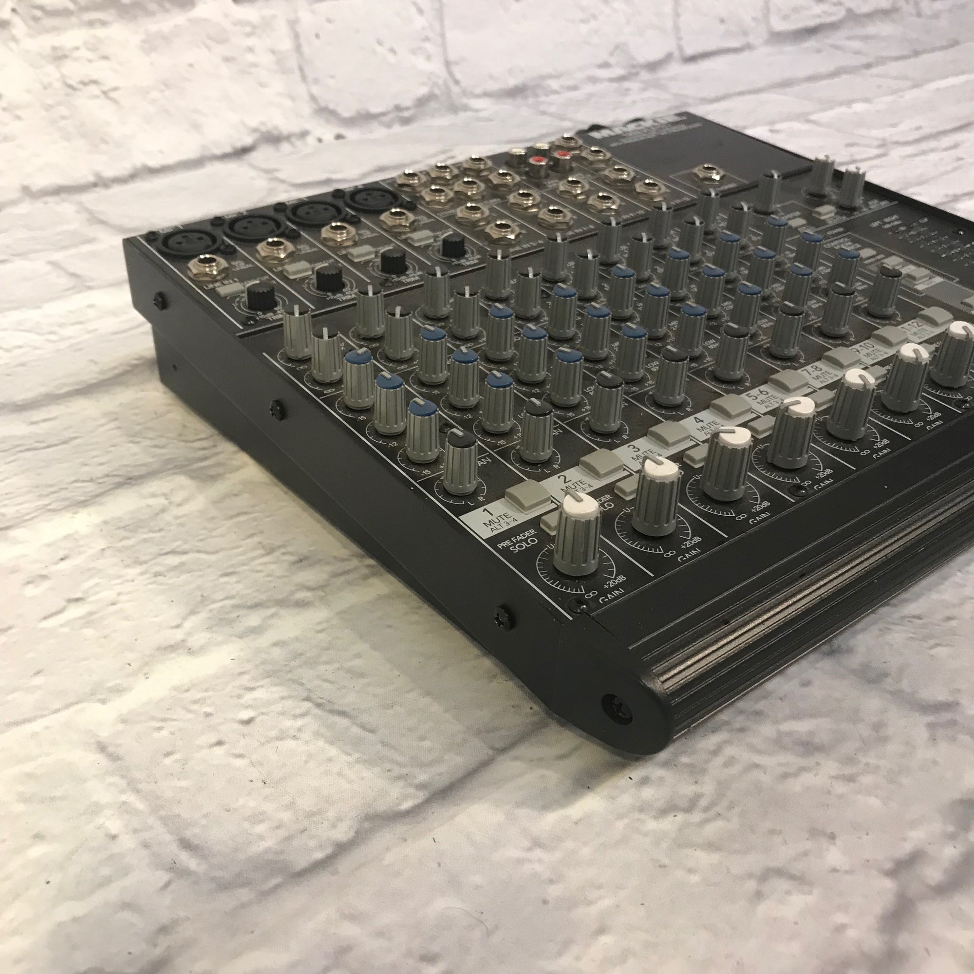 Mackie Micro Series 1202-VLZ 12-Channel Mic / Line Mixer