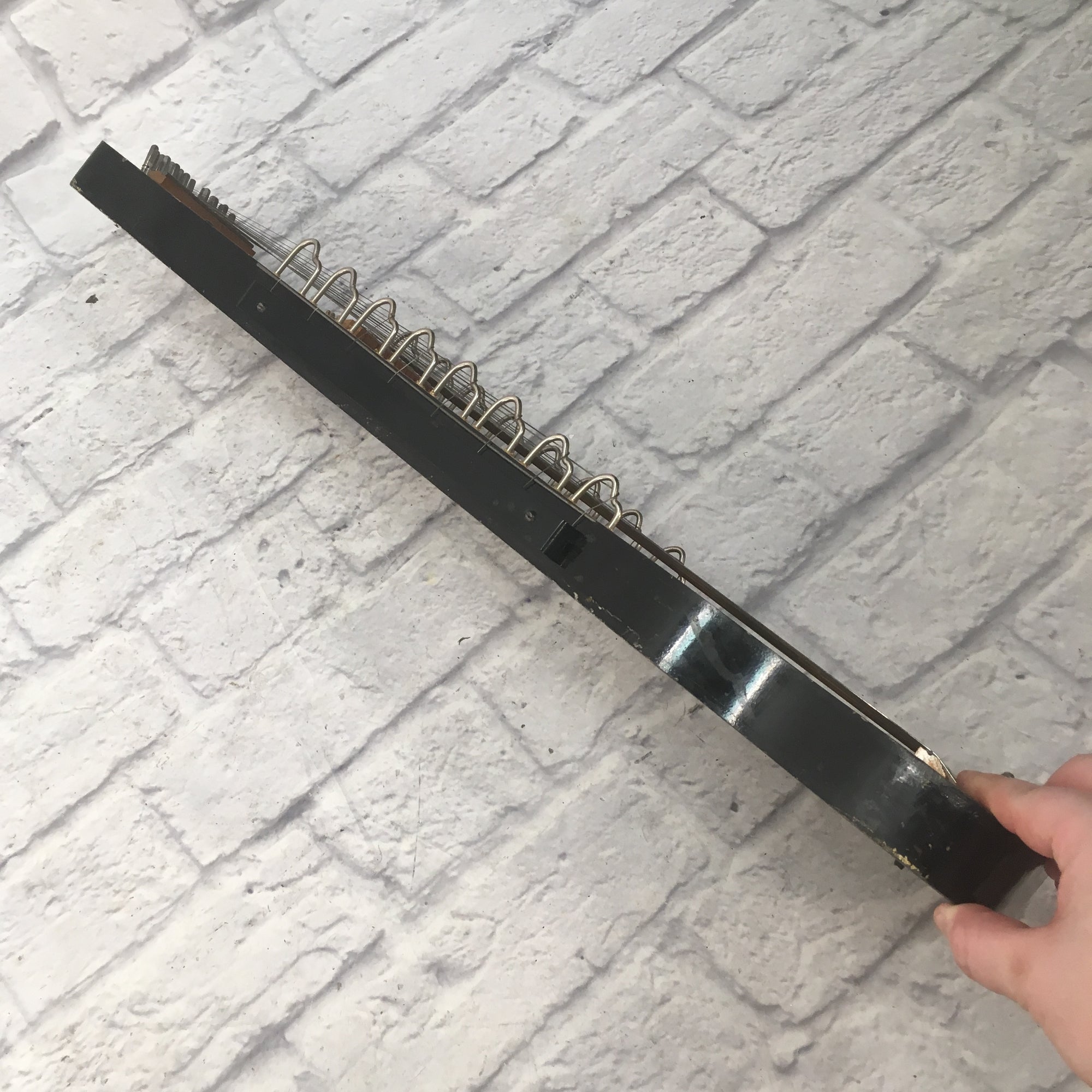 1920s Ukelin Manufactures Advertising Co. Two Hole Ukelin