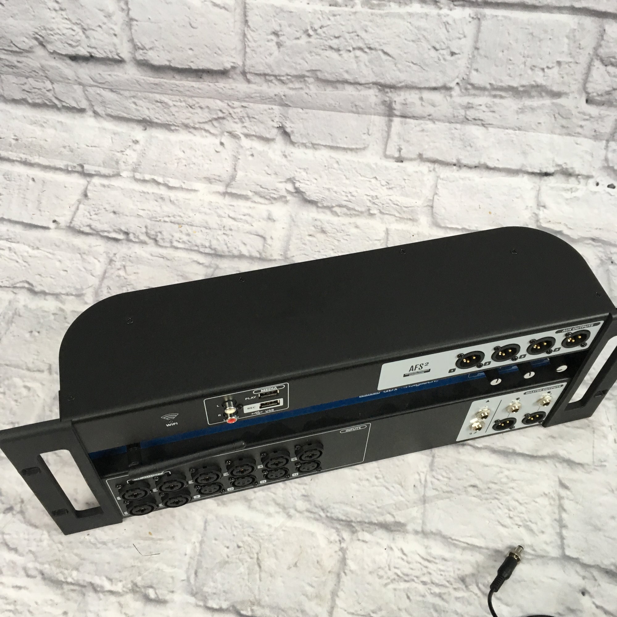 Soundcraft UIO16 16 Channel Wifi Mixer