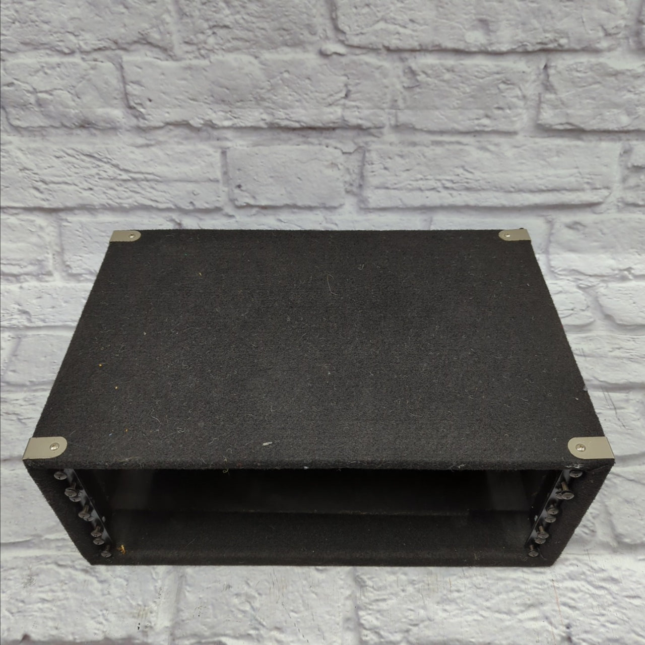 Unknown 4U Carpeted Rack Case with Rack Screws
