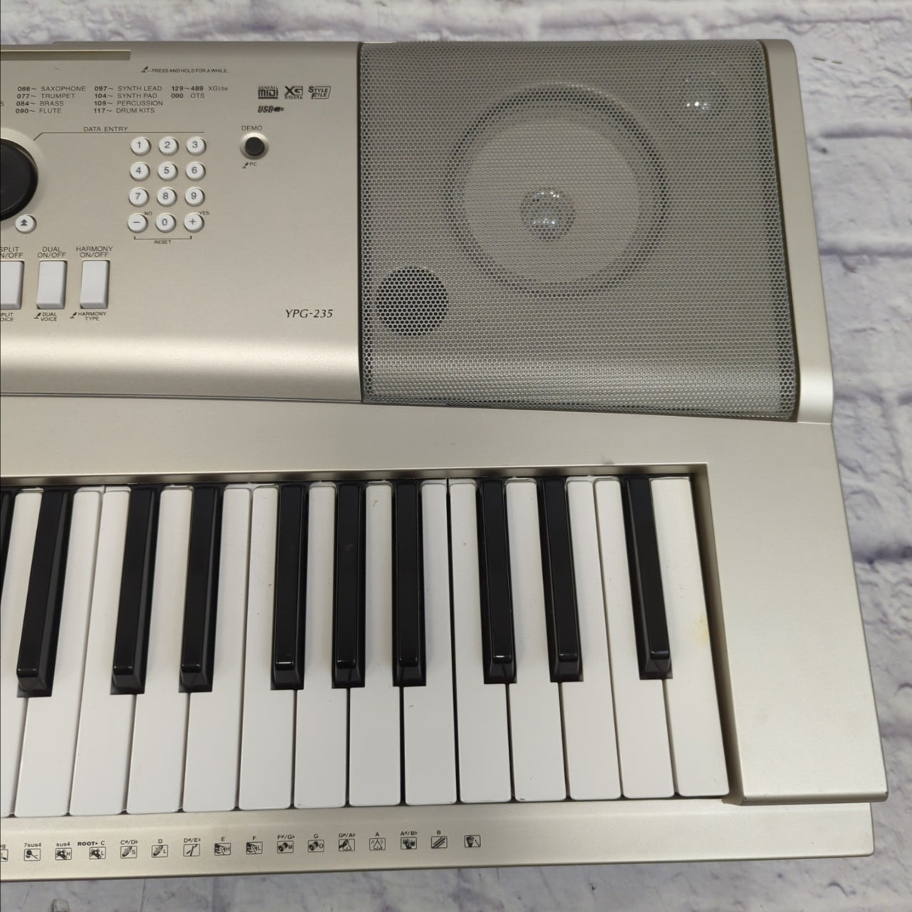 Yamaha YPG235 76-Key Electronic Keyboard