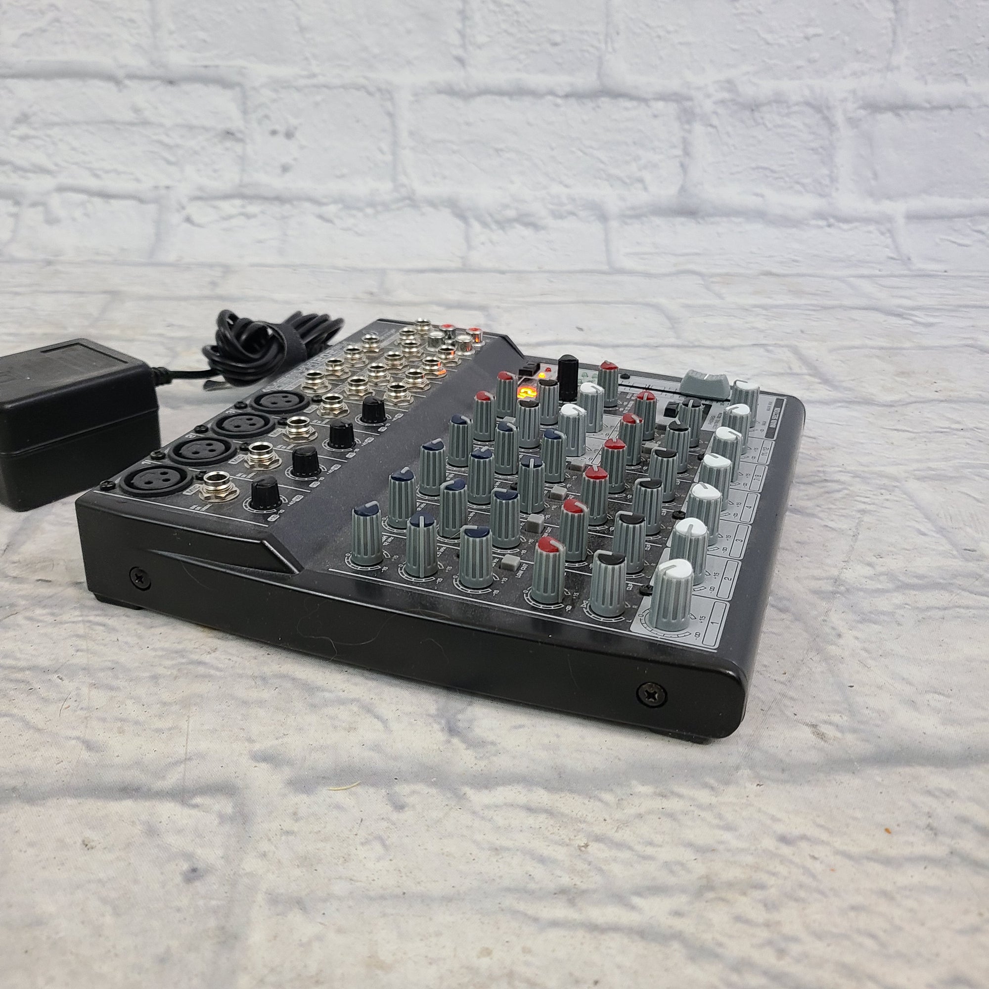 Behringer Xenyx 1202FX Mixer - Evolution Music Behringer Xenyx 1202FX Mixer - Evolution Music