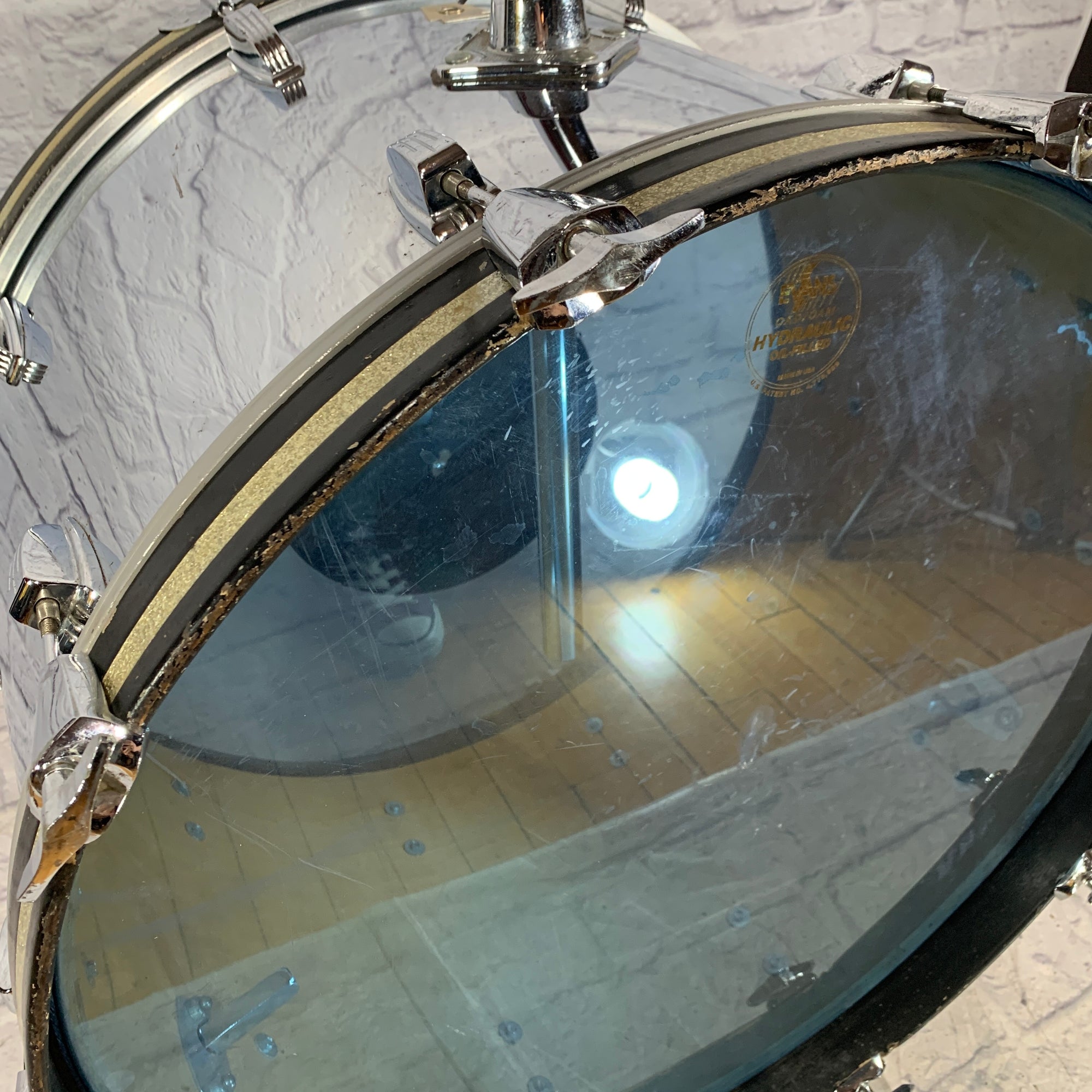 80s Ludwig Transitio n Badge Chrome over Wood Bass Drum