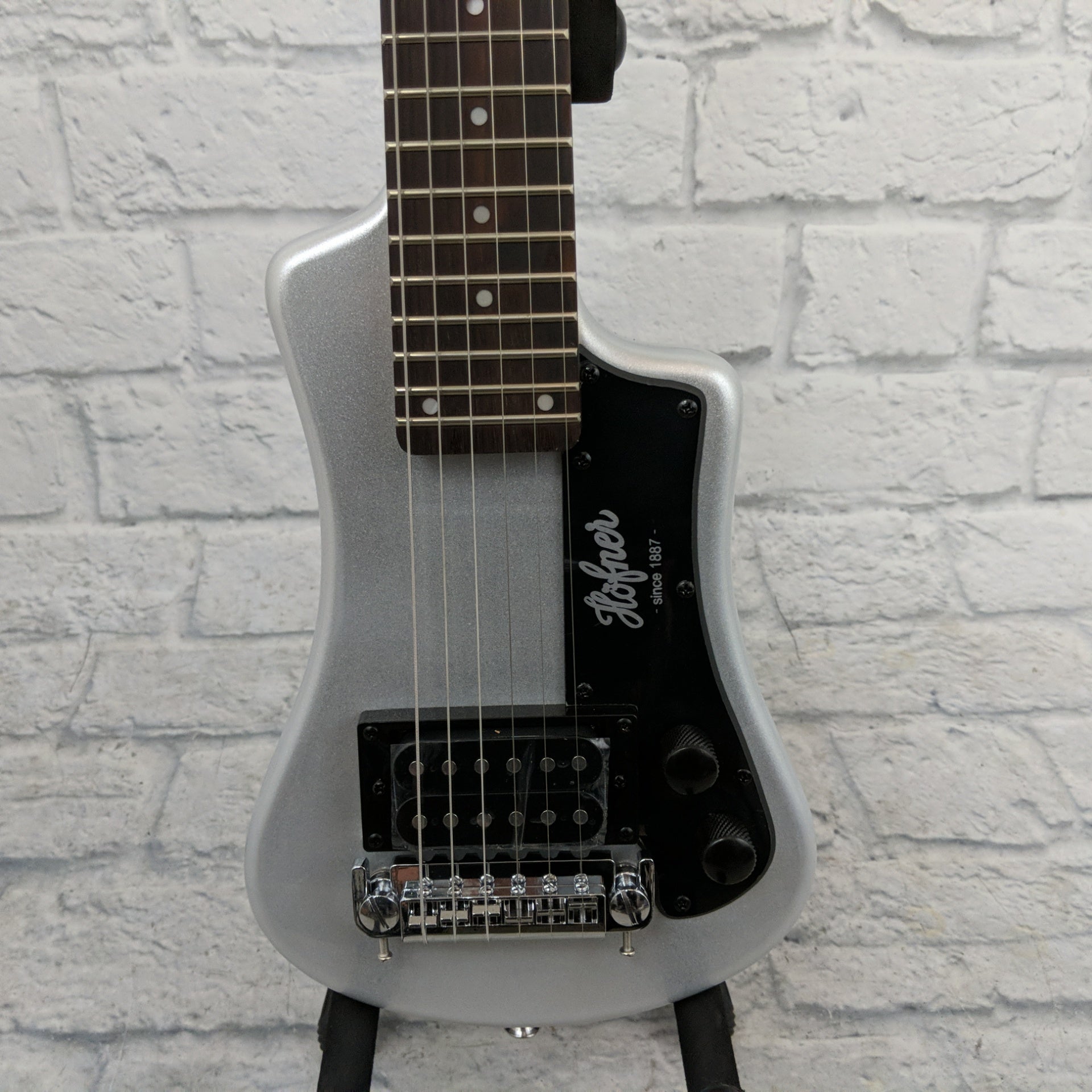 Hofner Shorty Limited Travel Guitar w/ Gigbag - Metallic Silver