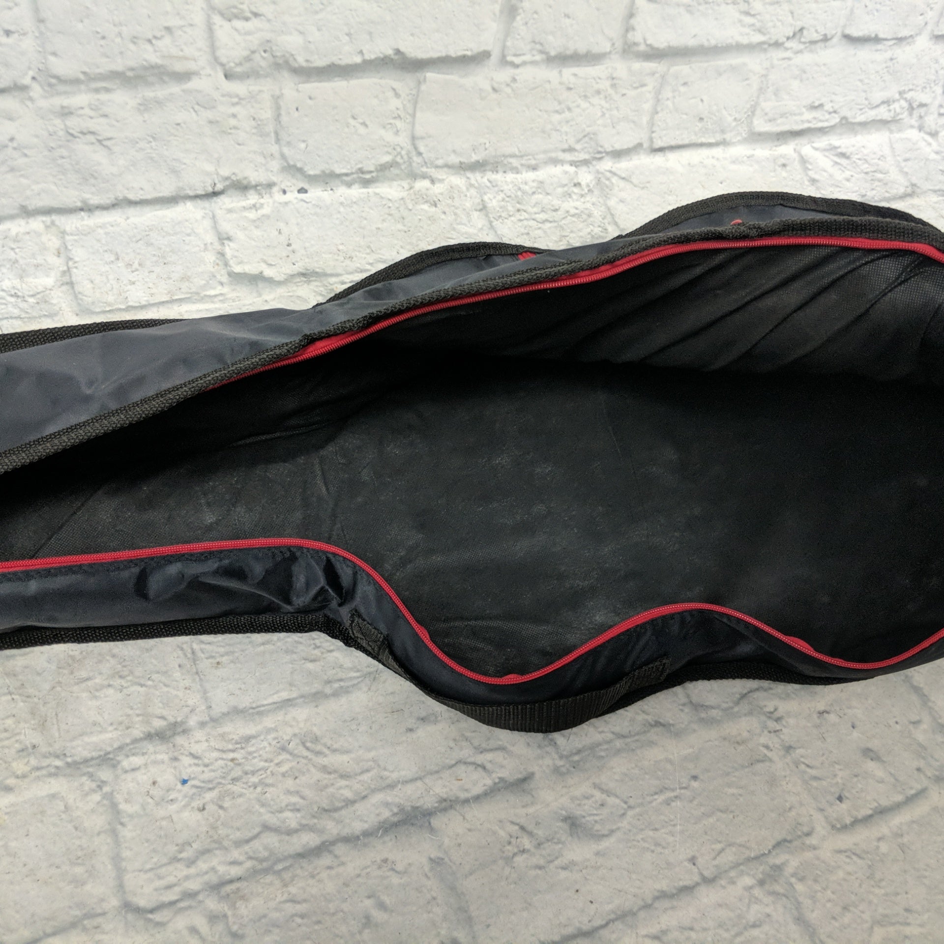 Uknown Acoustic Guitar Gig bag