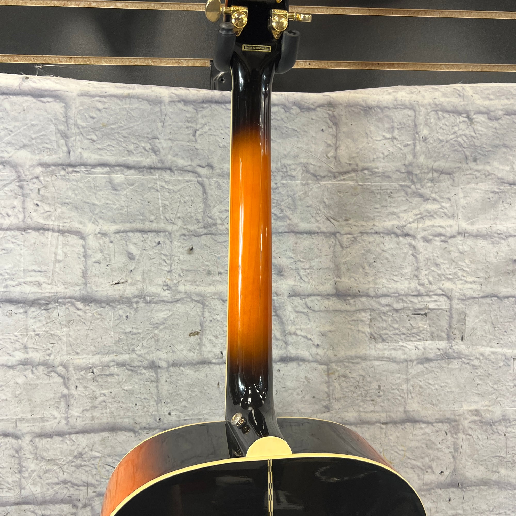 Epiphone EJ200 Vintage Sunburst Jumbo Acoustic Guitar