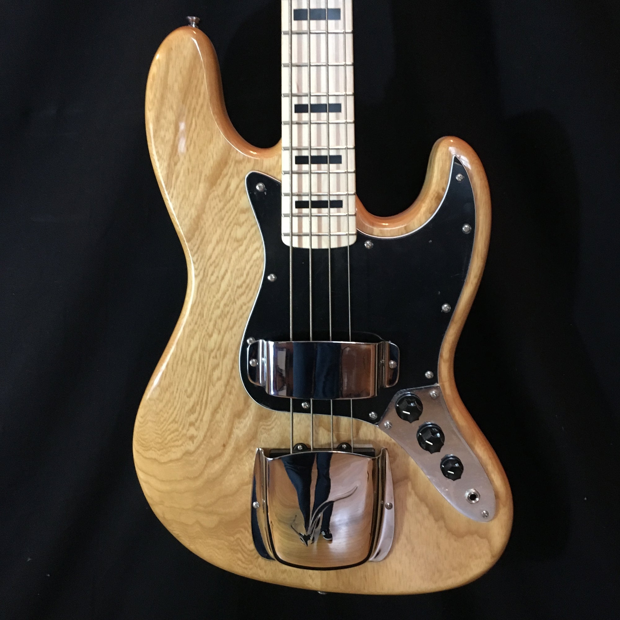 ** Vintage Guitars VJ74NAT 4 String Jazz Bass Natural