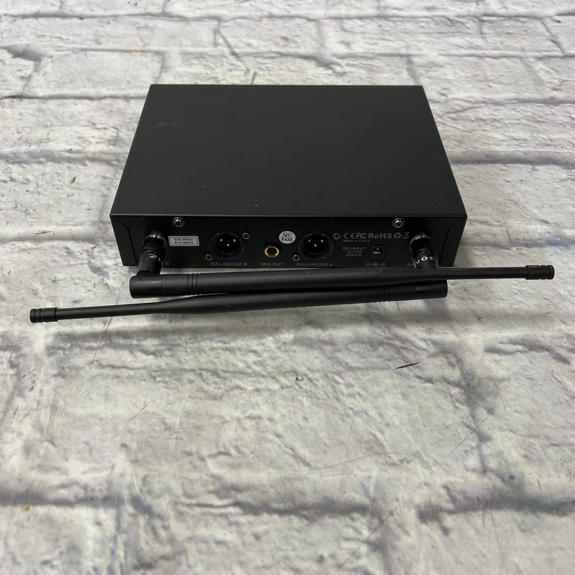 Innopow WM200 Dual UHF Wireless Handheld Microphone Outfit