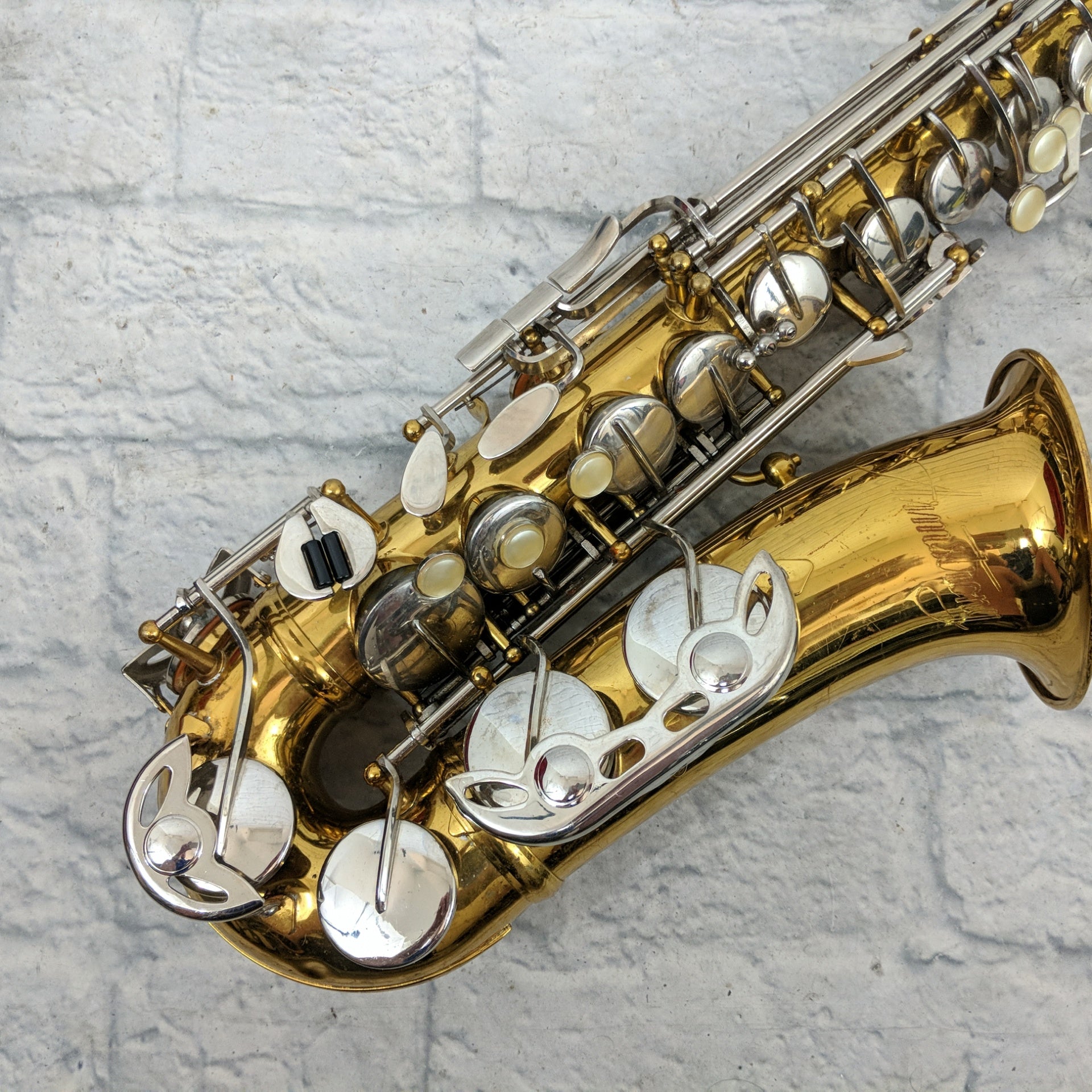 Armstrong Alto Saxophone with Case - Evolution Music