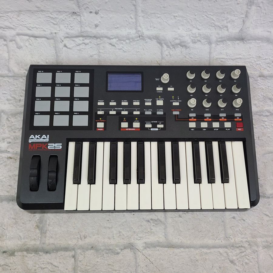 Akai MPK 25 Midi Controller