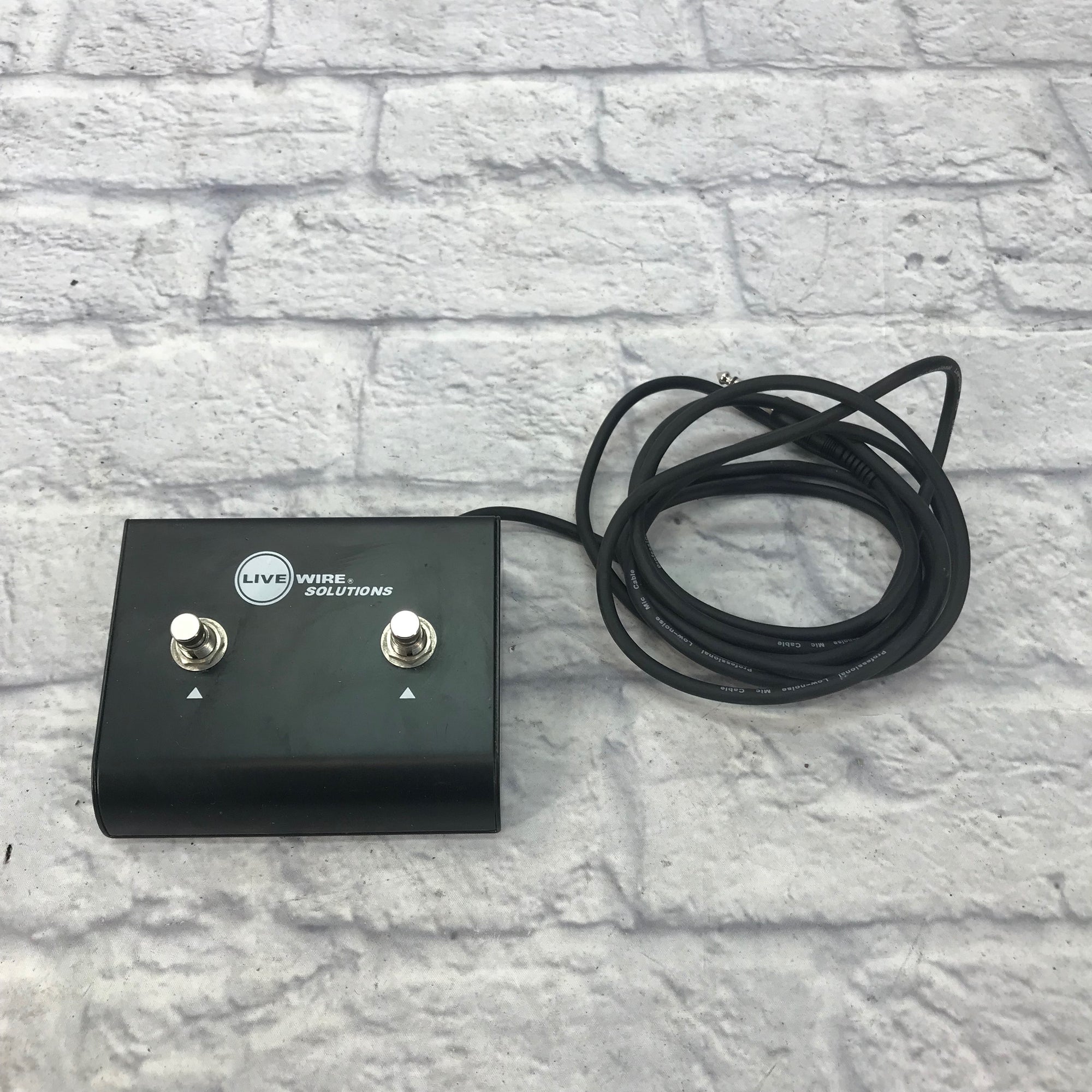 LiveWire 2 Button Dual Latching Footswitch LWS22
