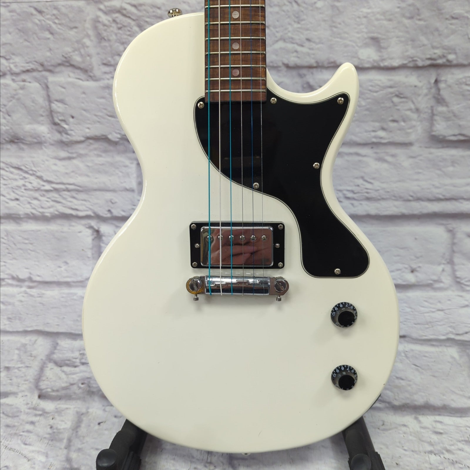 Maestro by Gibson Les Paul Electric Guitar - Evolution Music