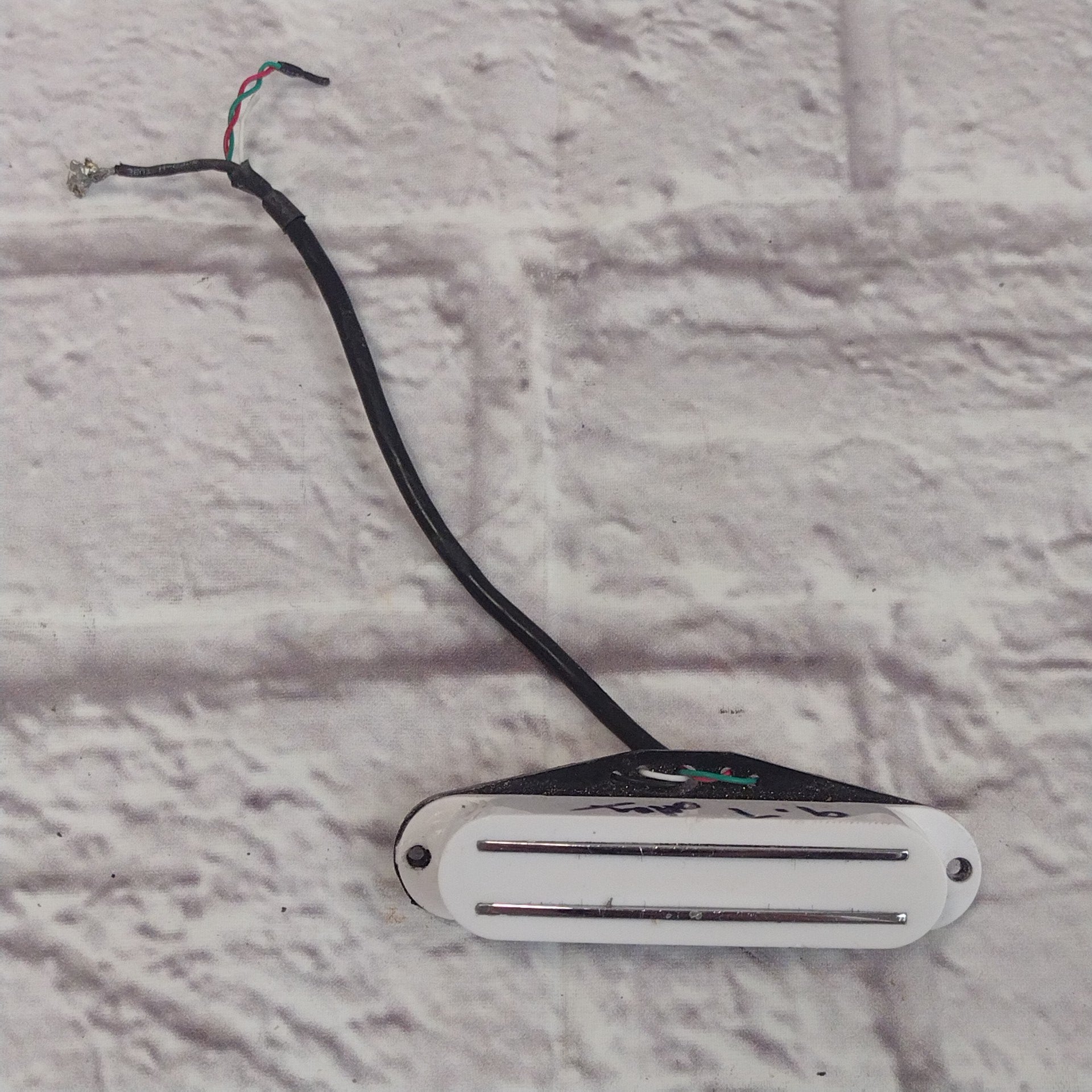 Unknown Dual Rail Single Coil Pickup Pair