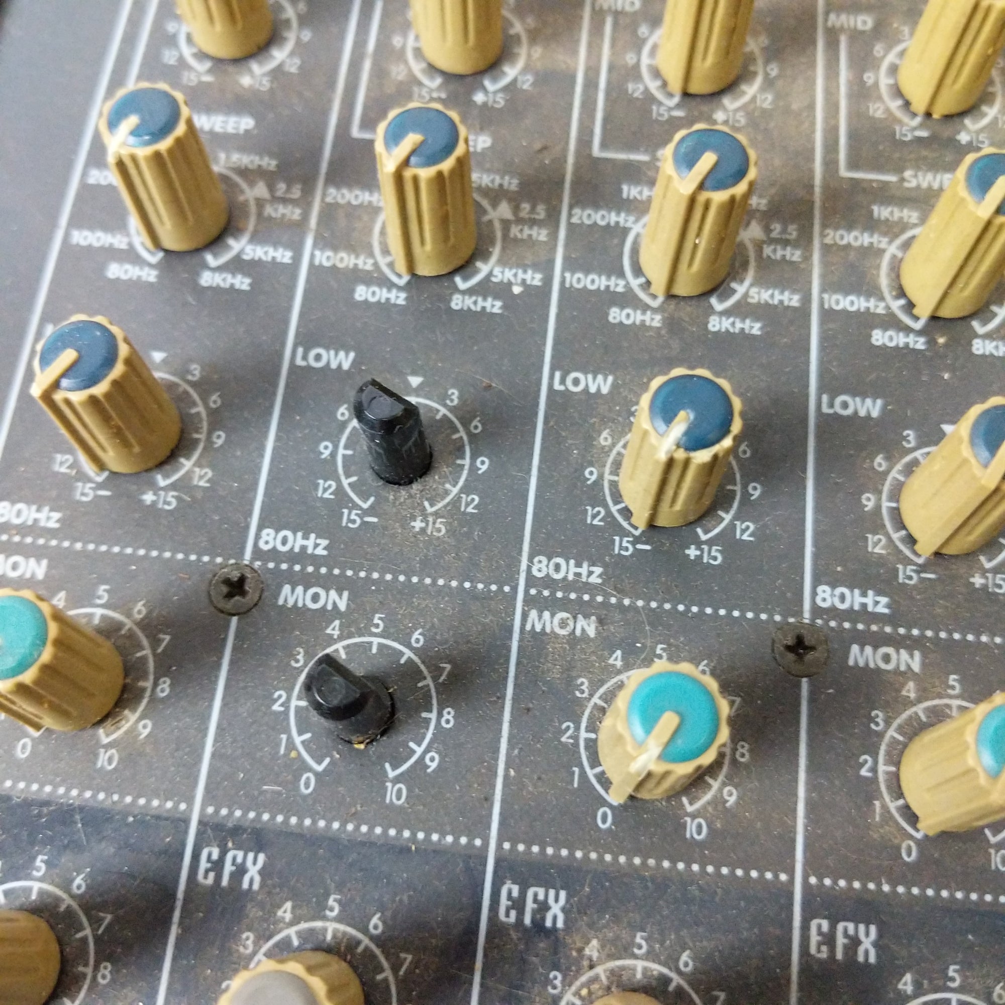 Yorkville AP818 800W 18 Channel Powered Stereo Mixer PA w/ Effects