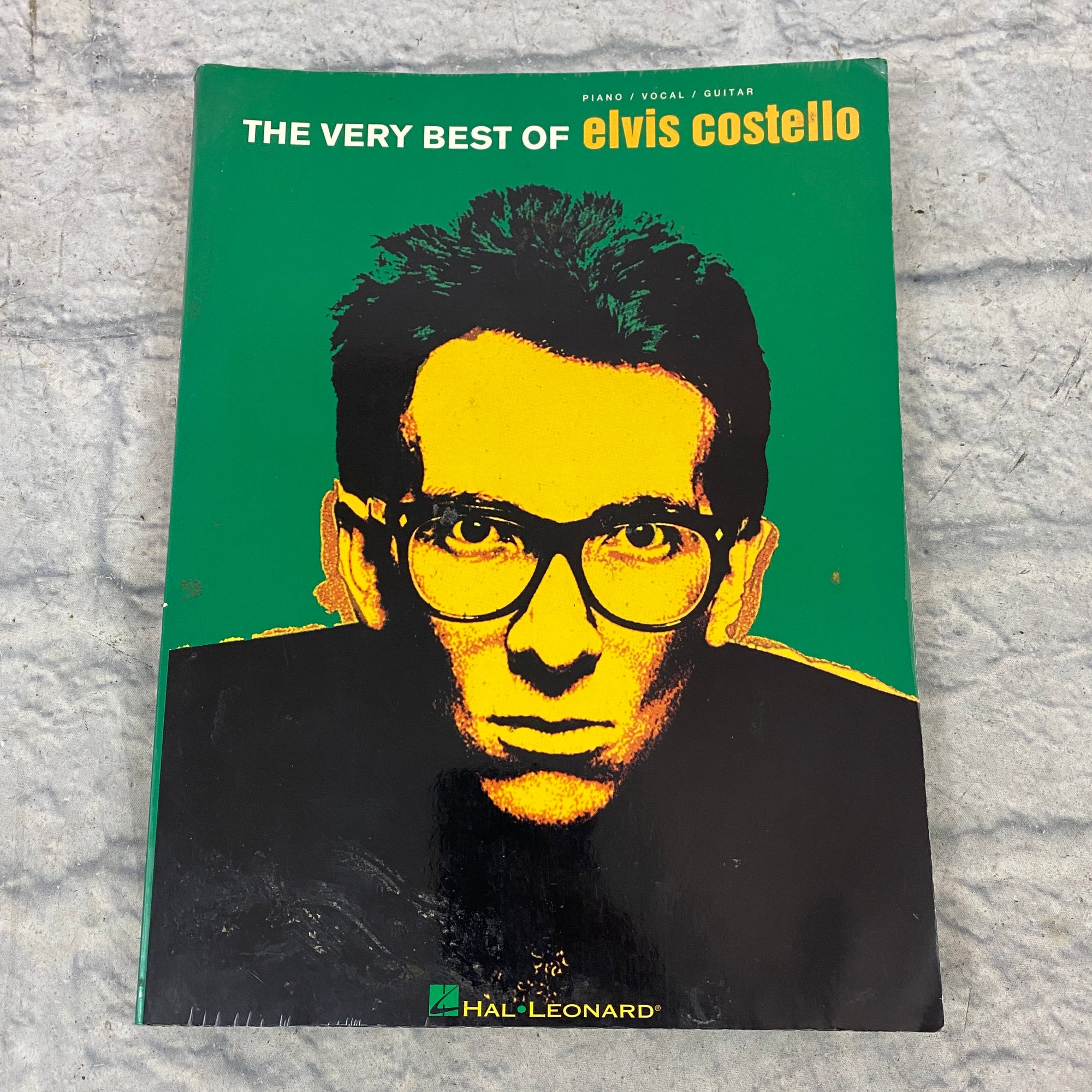 Hal Leonard The Very Best of Elvis Costello