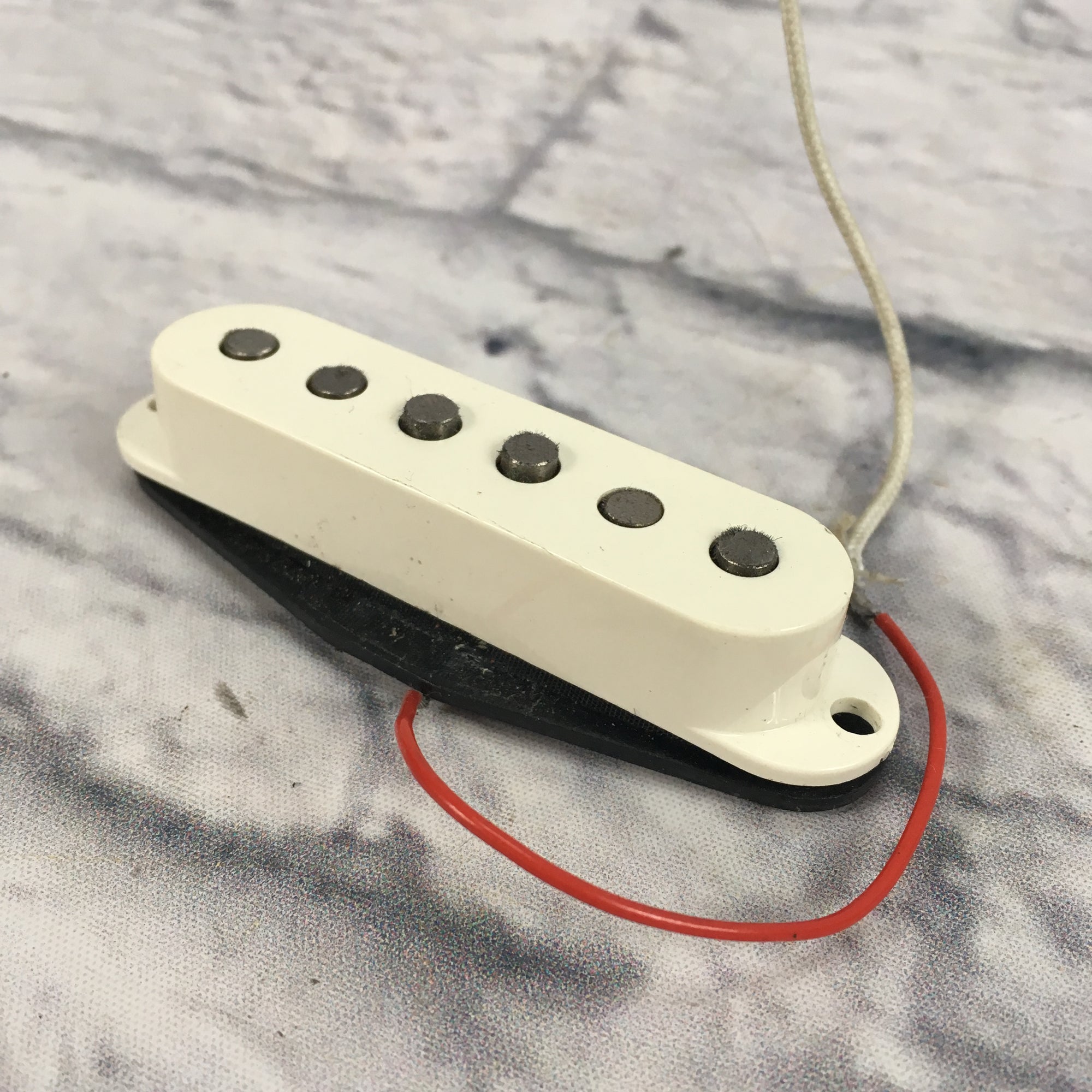 Unknown Single Coil White Pickup
