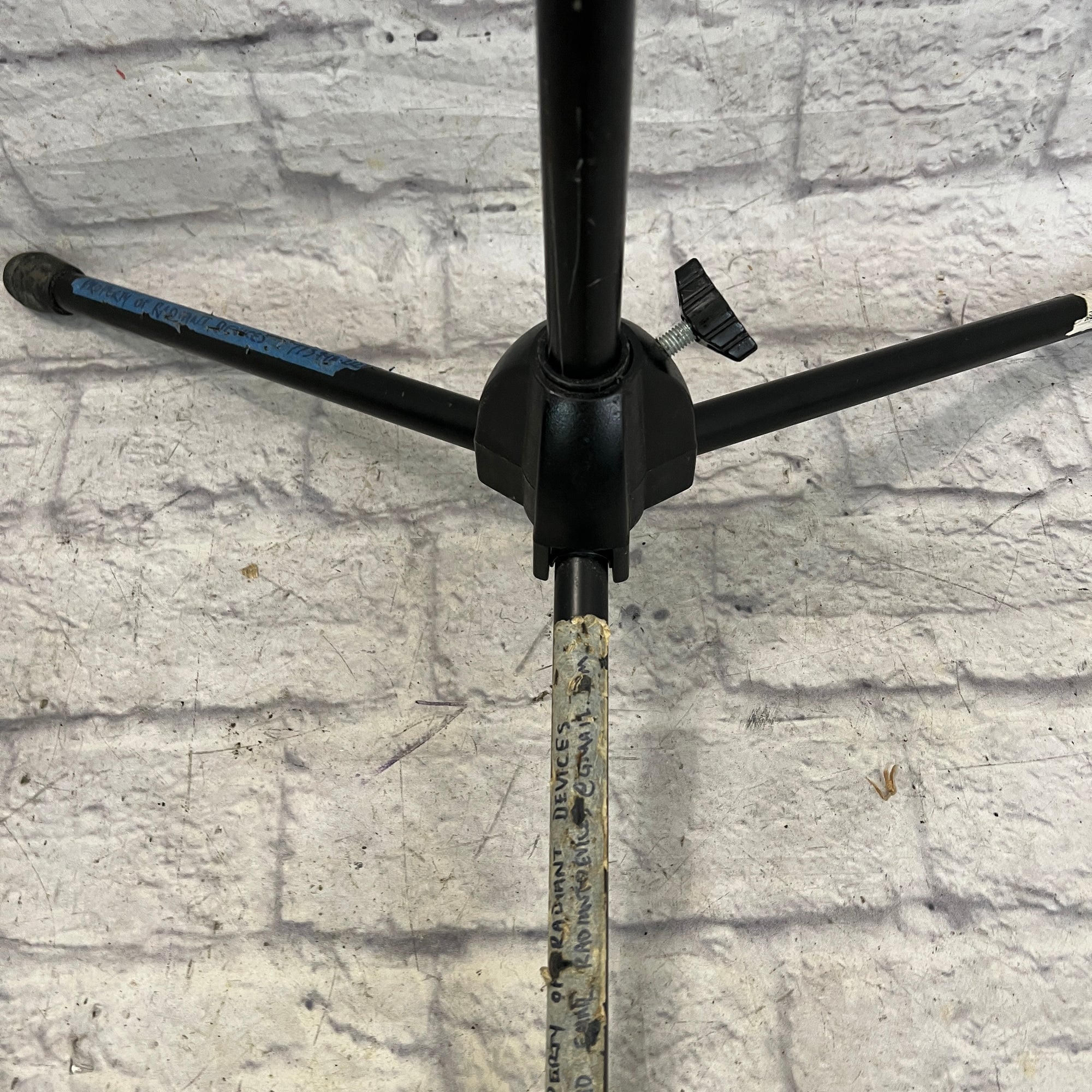 Unknown Straight Mic Stand