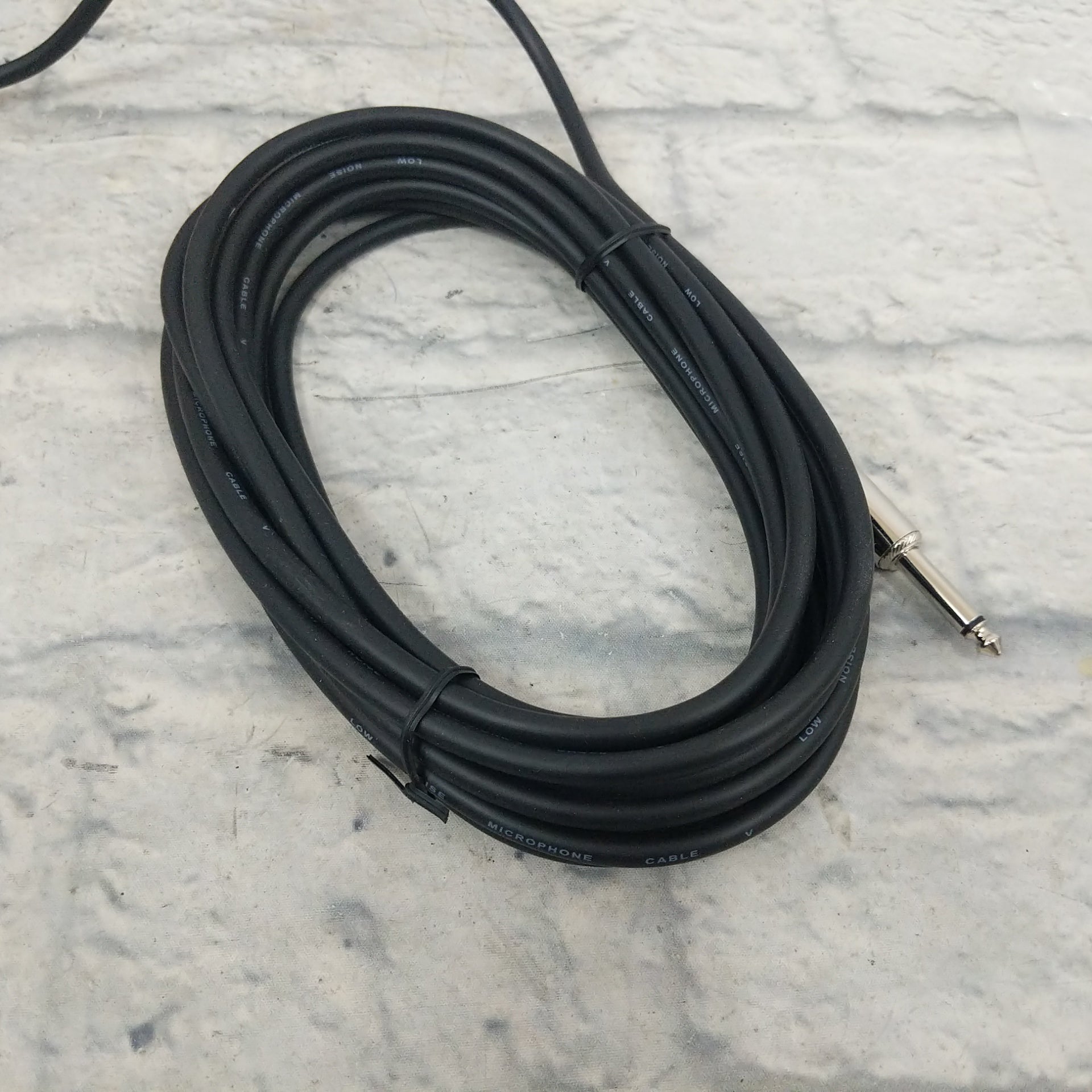 Digital Reference Red Howler Pro Harmonica Microphone