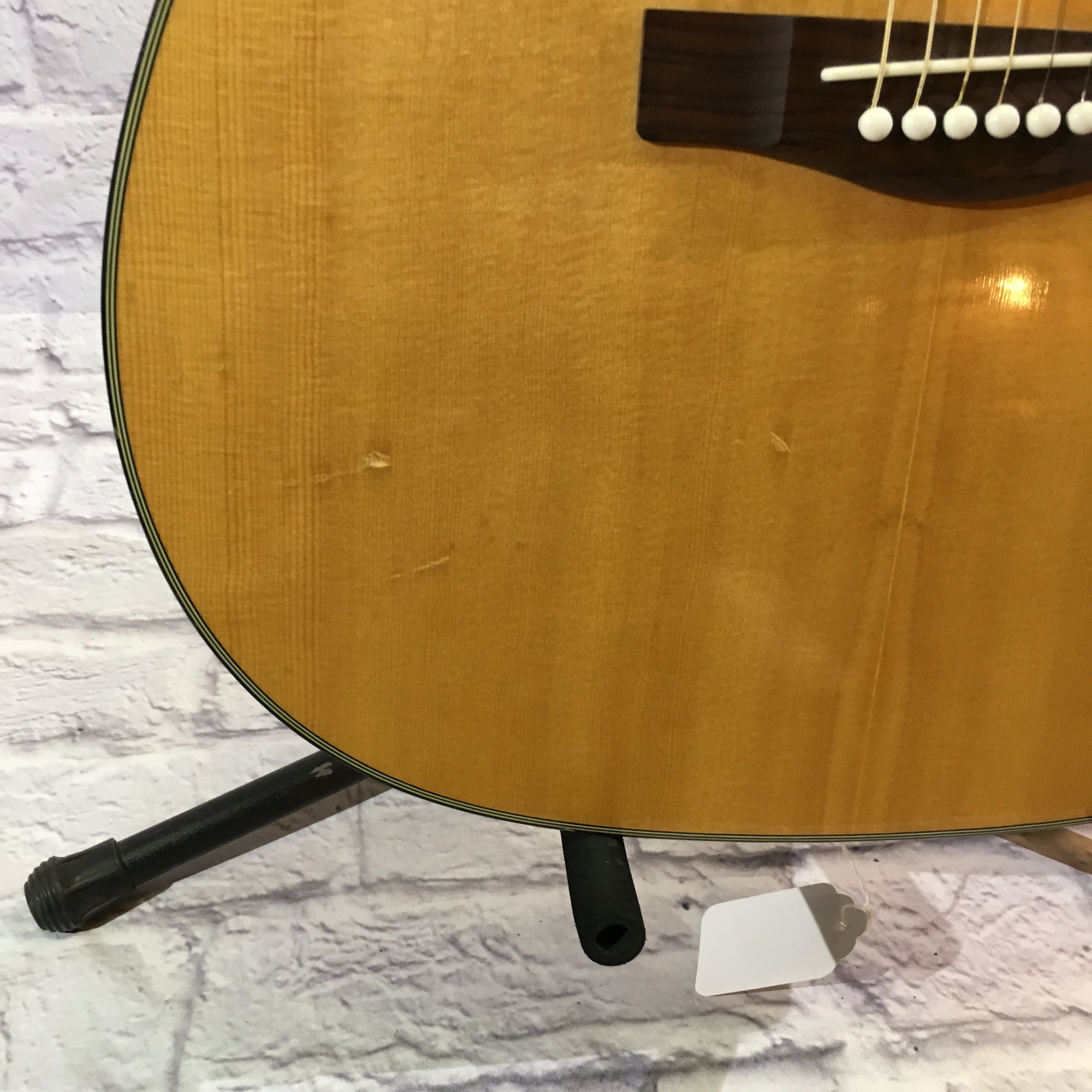 Yamaha F325 Dreadnaught Acoustic Guitar