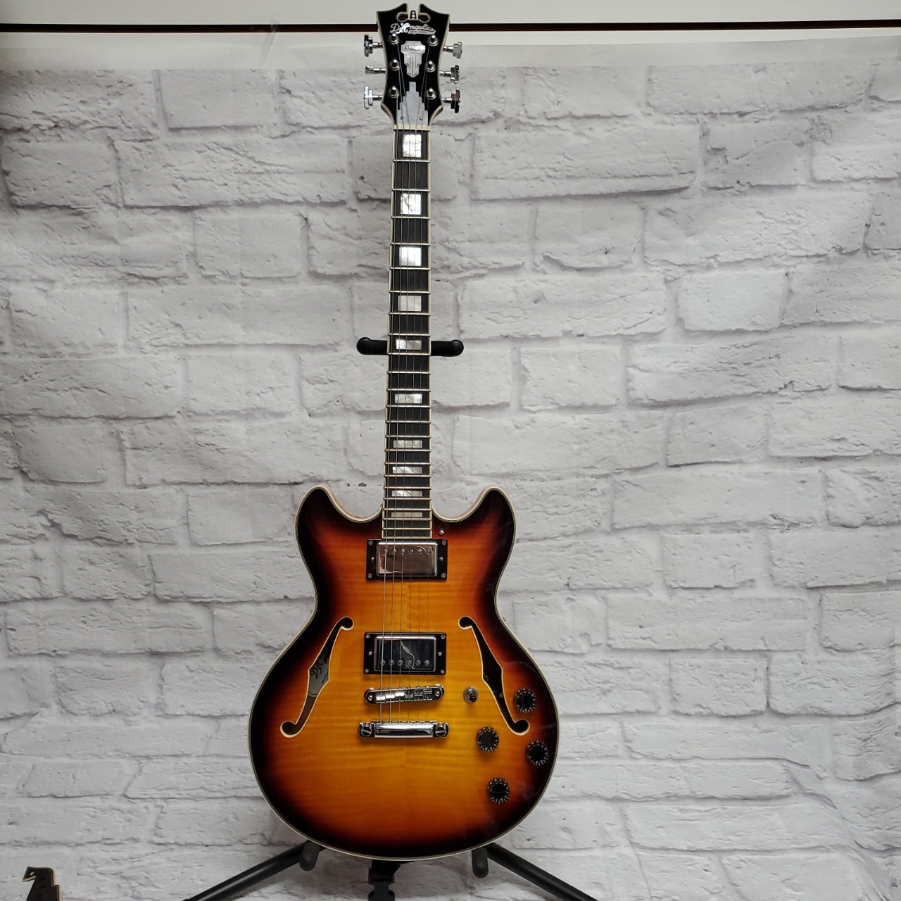 D'Angelico Premier Mini DC Sunburst w/ Gig Bag