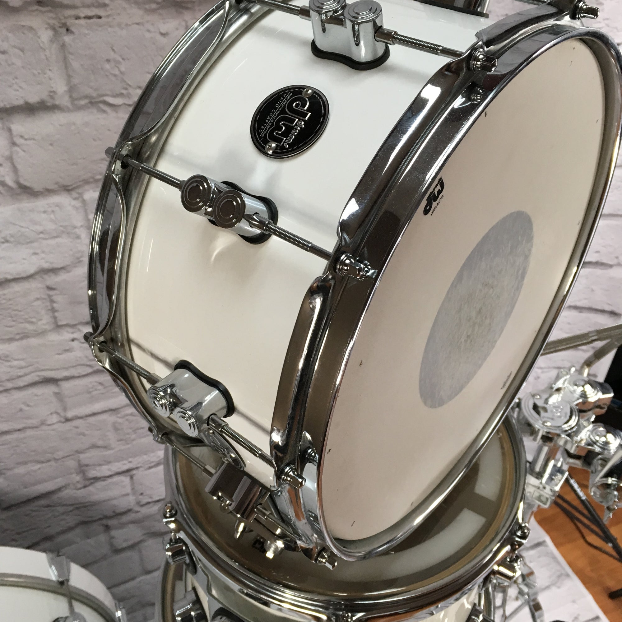 ** DW Performance Series 5 Piece Ice White w/ hardware