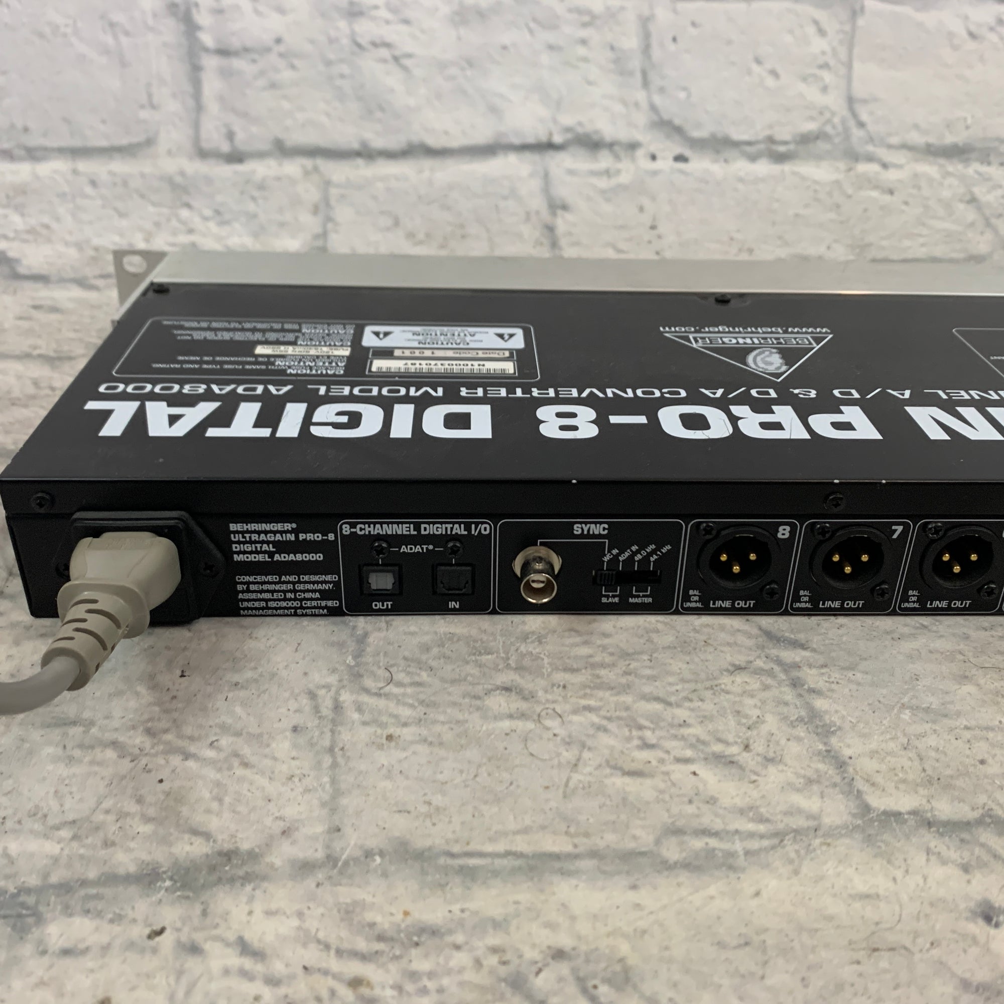Behringer Ultragain Pro-8 Digital 8-Channel AD DA Converter
