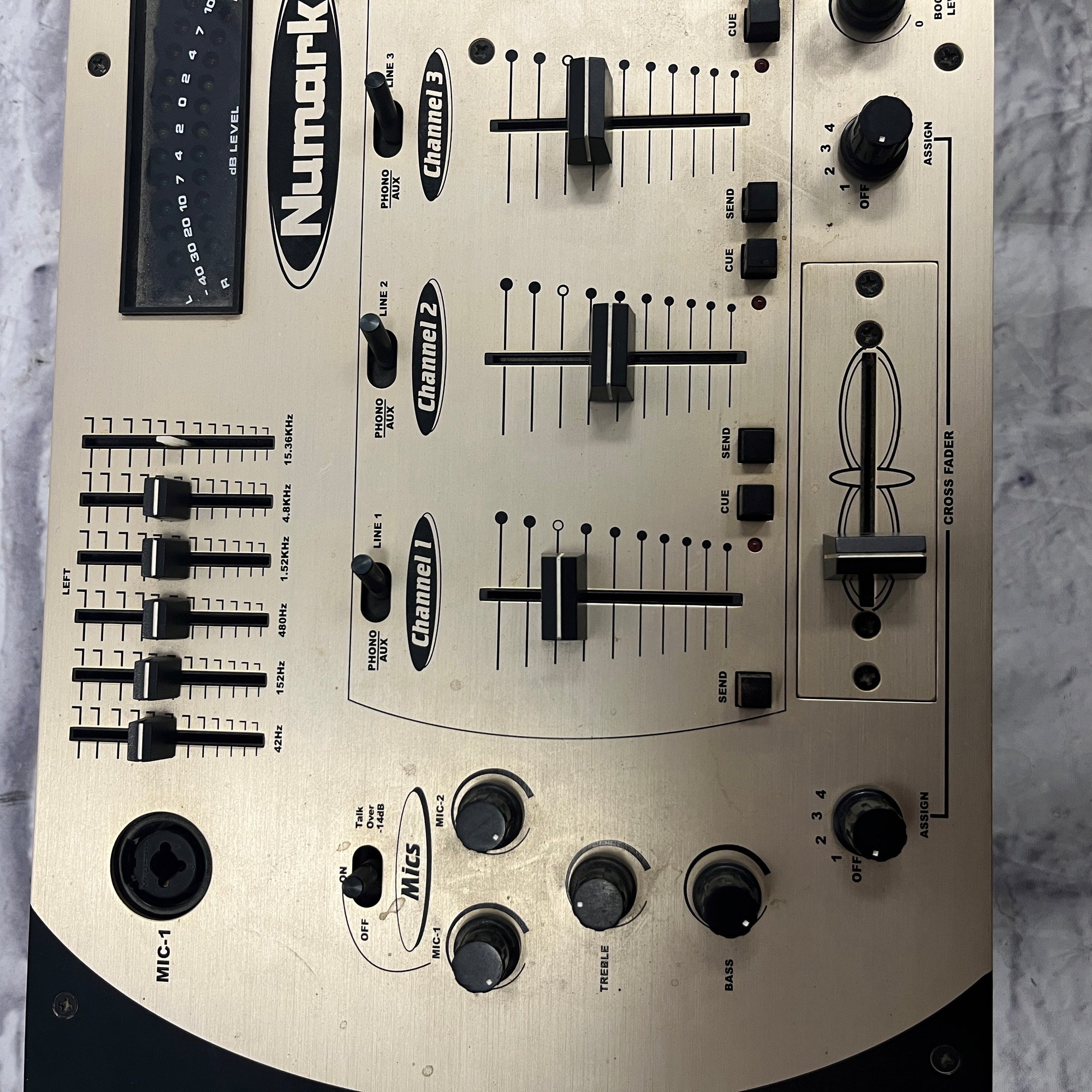 Numark DM 1295 Mixer