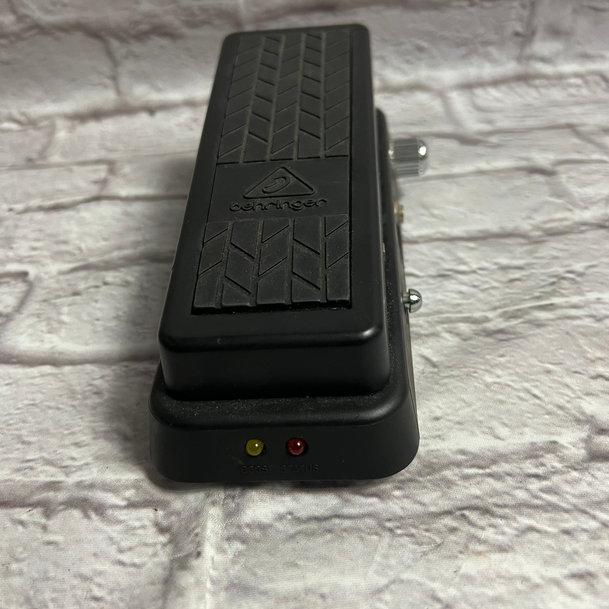 Behringer  HB01 Hellbabe Ultimate Wah  Pedal