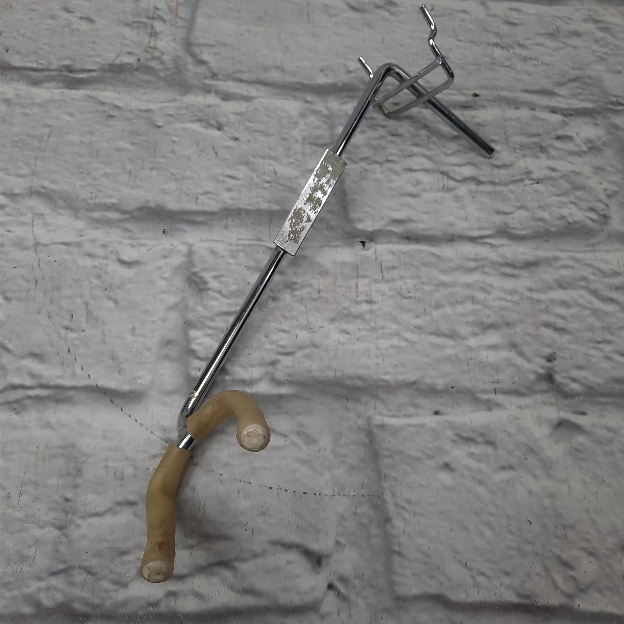 Cort Right Facing Pegboard or Slatwall Guitar Hanger (8 Pack) #3