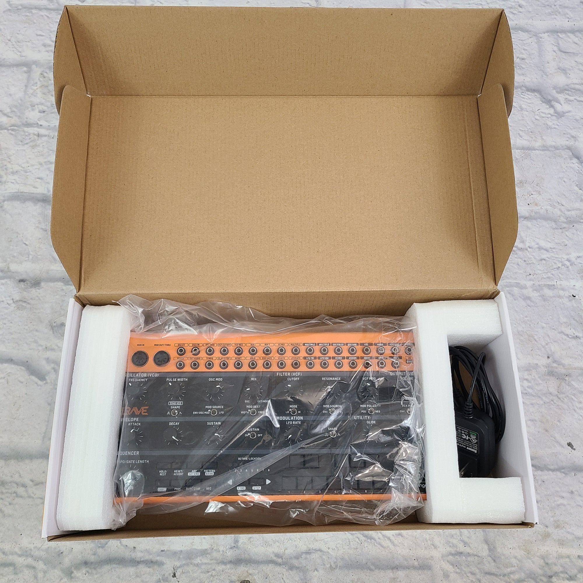 Behringer Crave Analogue Semi-Modular Synth