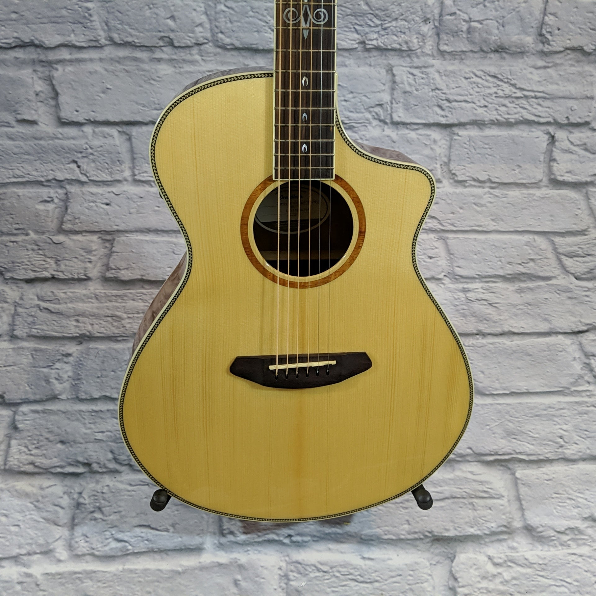 Breedlove Pursuit Concert 25th Anniversary w/Case - New Old Stock