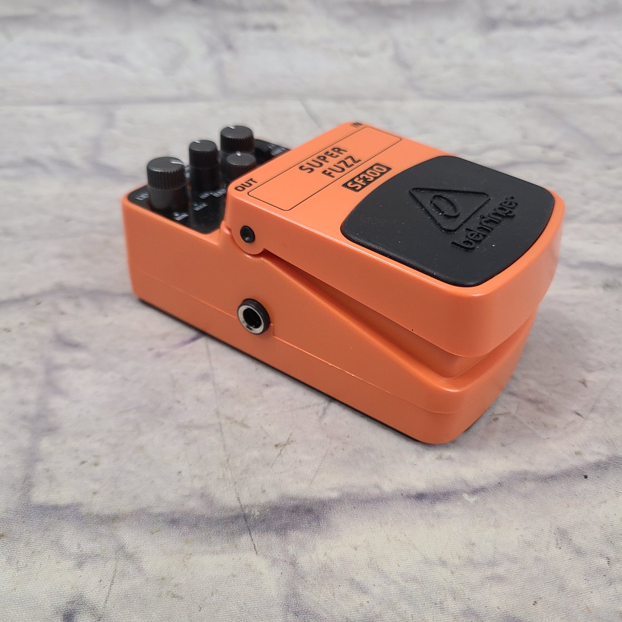 super fuzz pedal Behringer Super Fuzz Fuzz Pedal