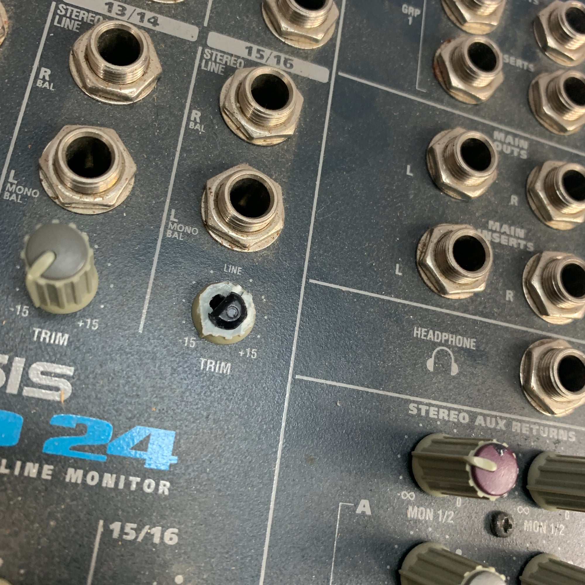 Alesis Studio 24 Mixing Console AS IS