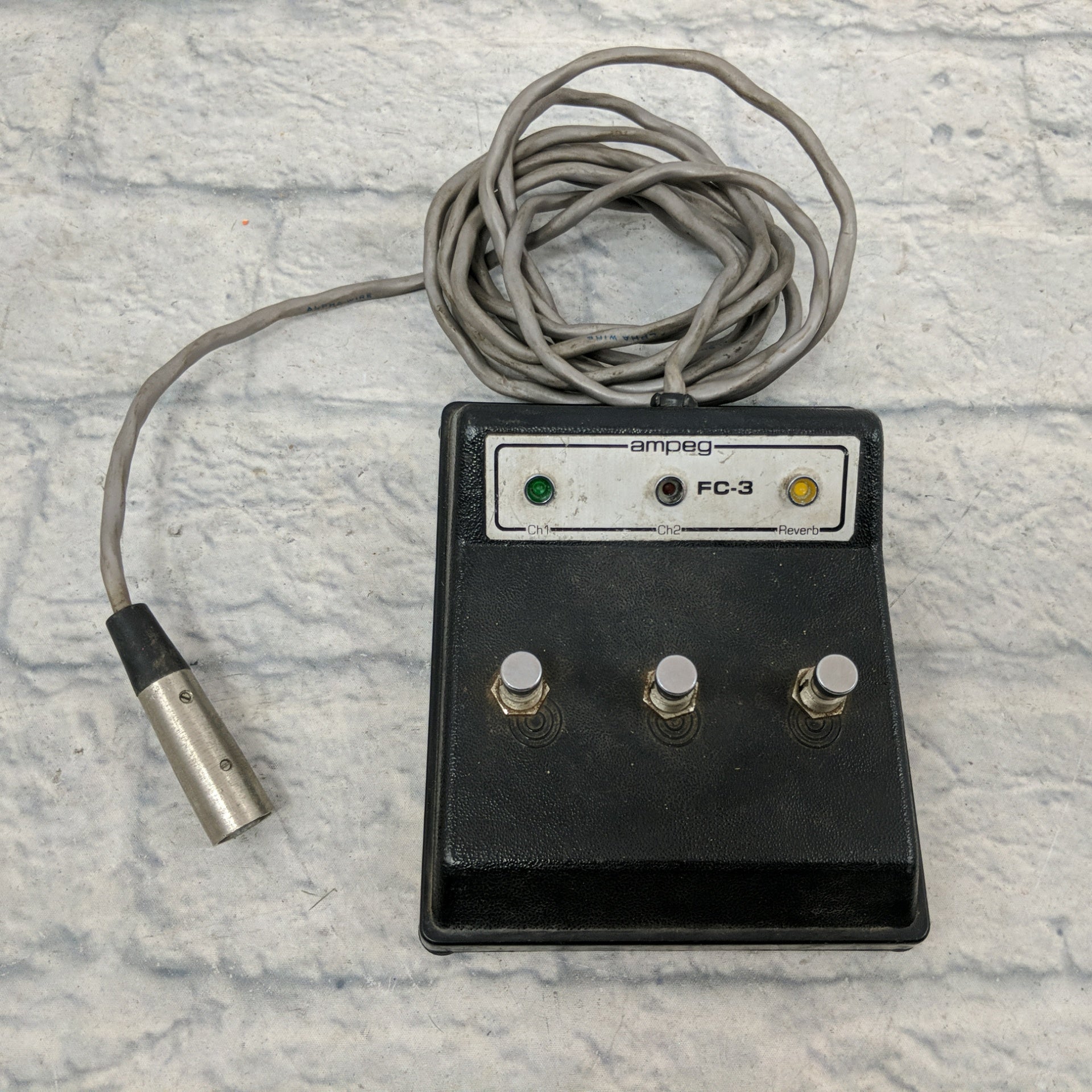 fc 3 pedal Ampeg V7 V3 FC-3 XLR Footswitch