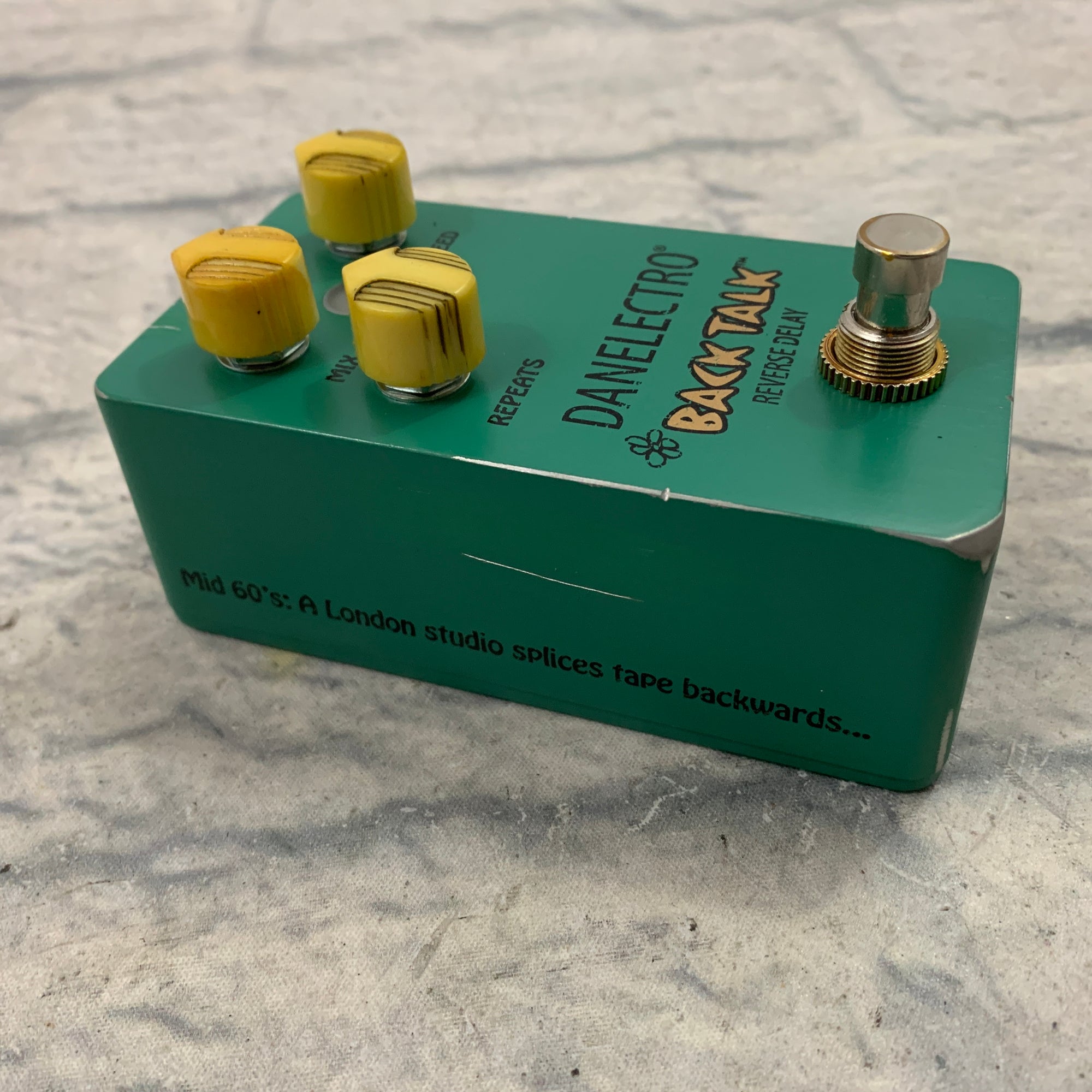 back talk pedal Danelectro BAC-1 Back Talk Reverse Delay Pedal