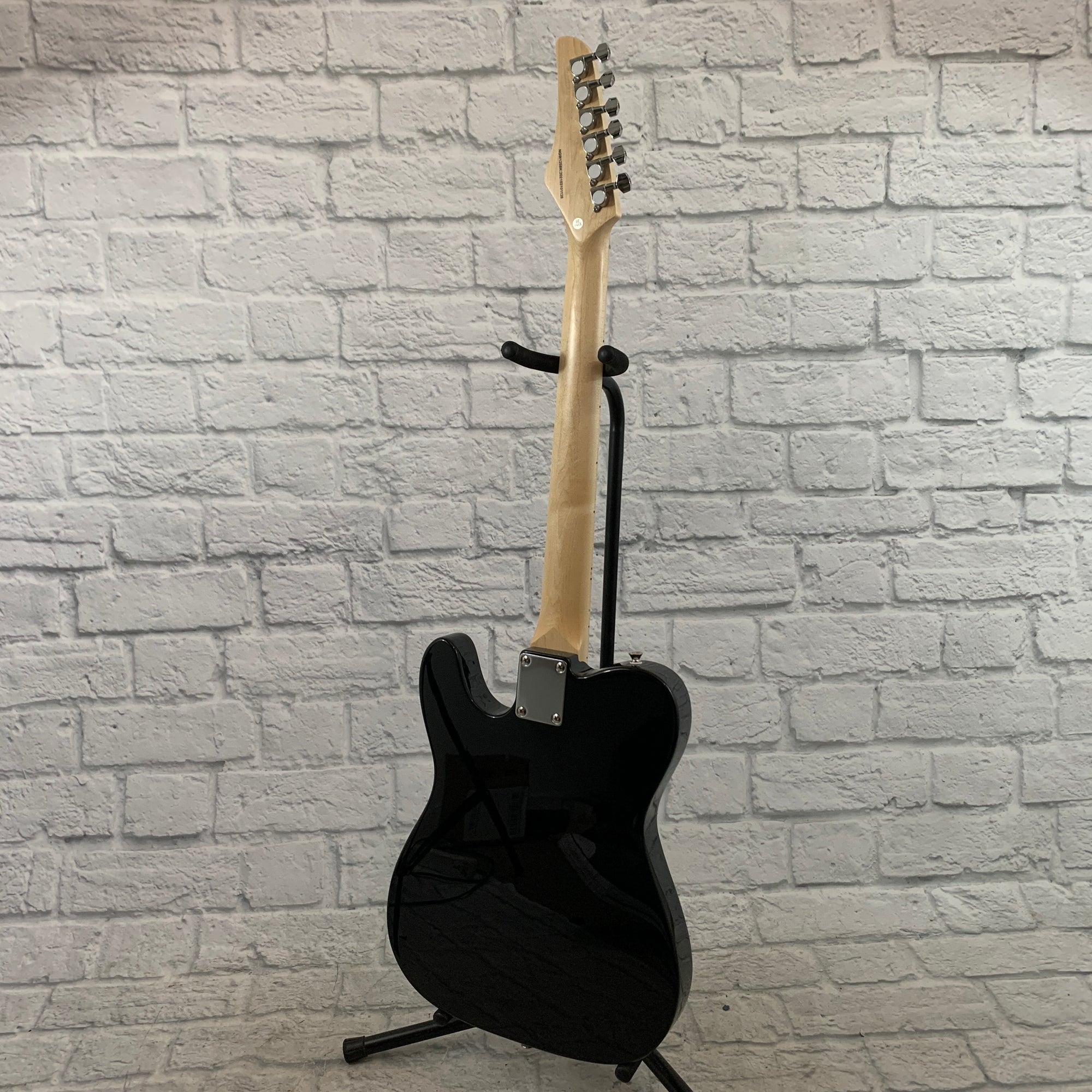 Nashville Guitar Works 125 Single Cutaway - Black, Maple Fretboard