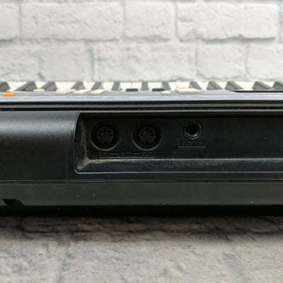 Yamaha YPT-200 Portatone Electronic Keyboard