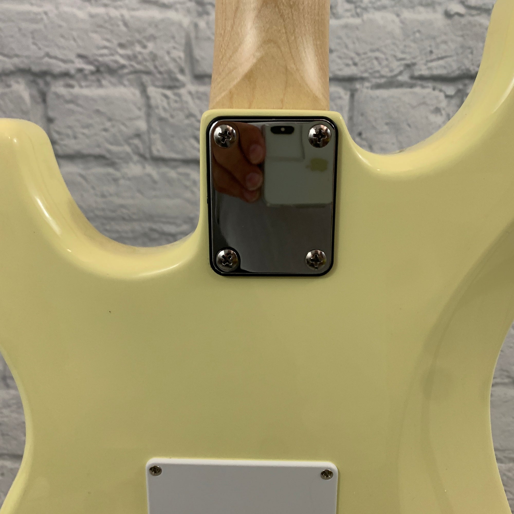 Nashville Guitar Works 135 Double Cutaway - Ivory, Maple Fretboard