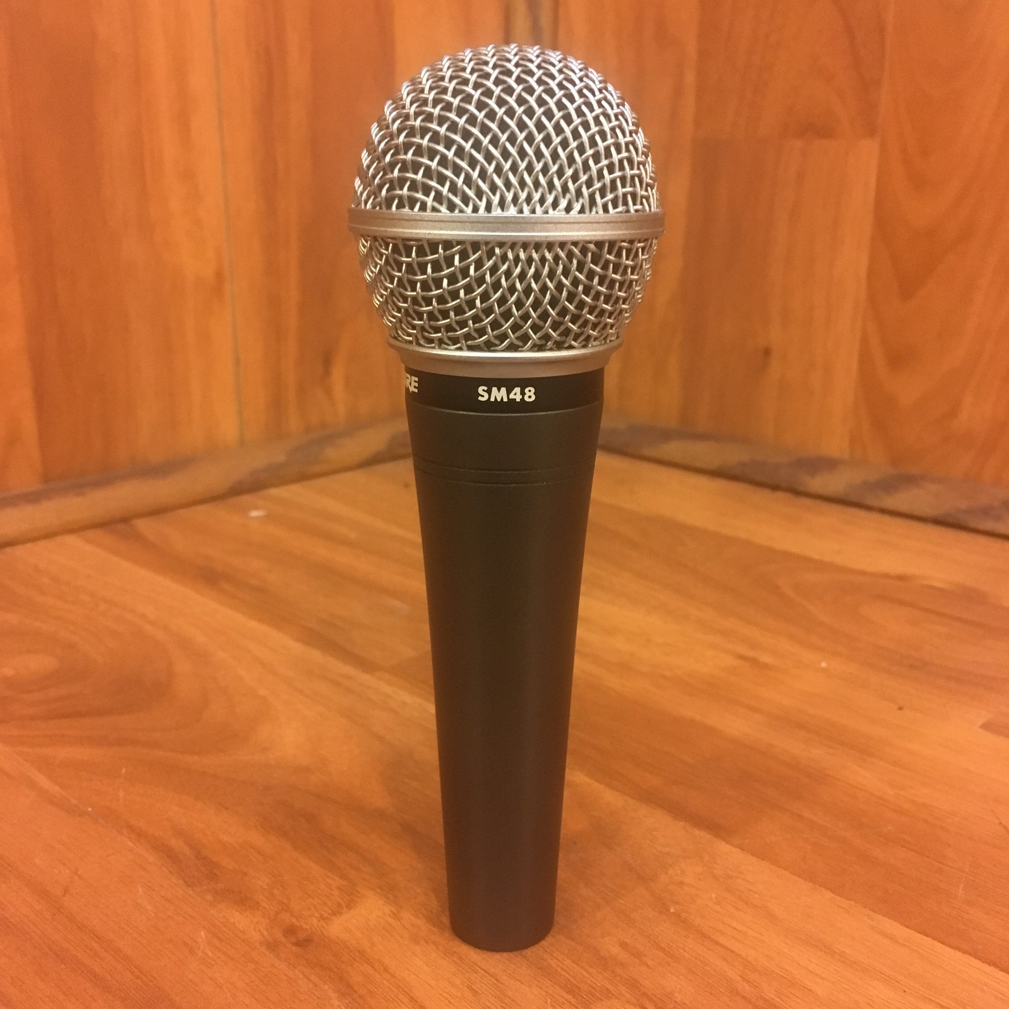 Shure SM48 Dynamic Mic w Case and Manual