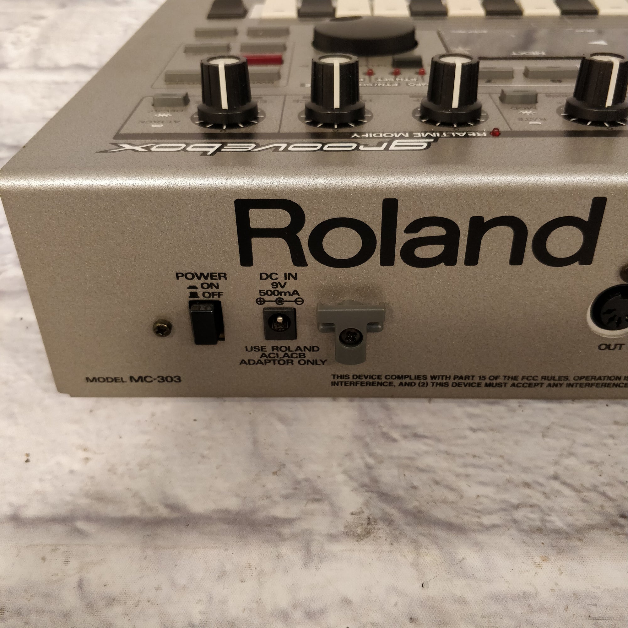 Roland MC-303 Groovebox Sequencer w Power Adapter - Evolution Music