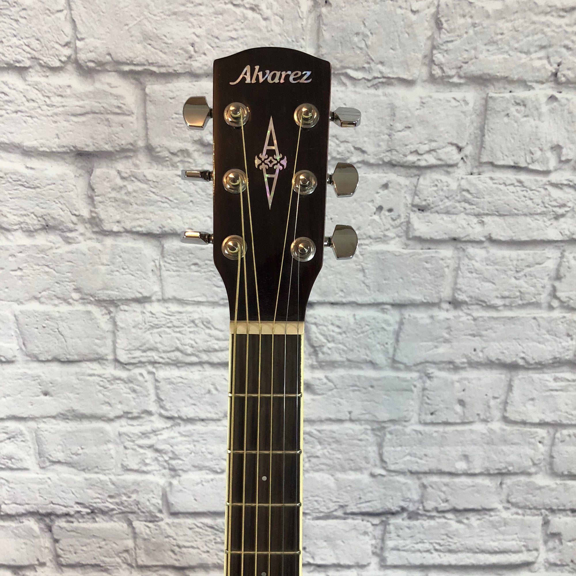 Alvarez RD26 Acoustic Guitar Natural with Gig Bag