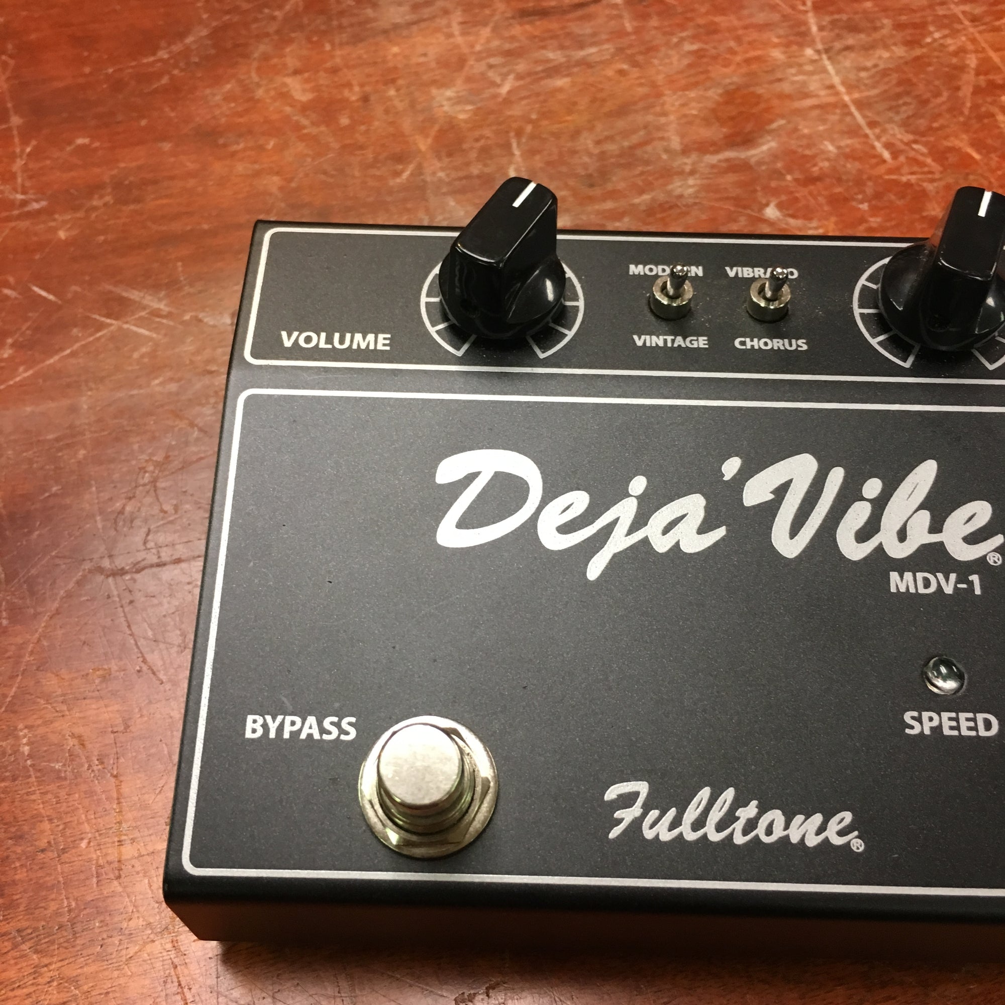 Fulltone Deja Vibe MDV-1 Chorus Pedal - Evolution Music