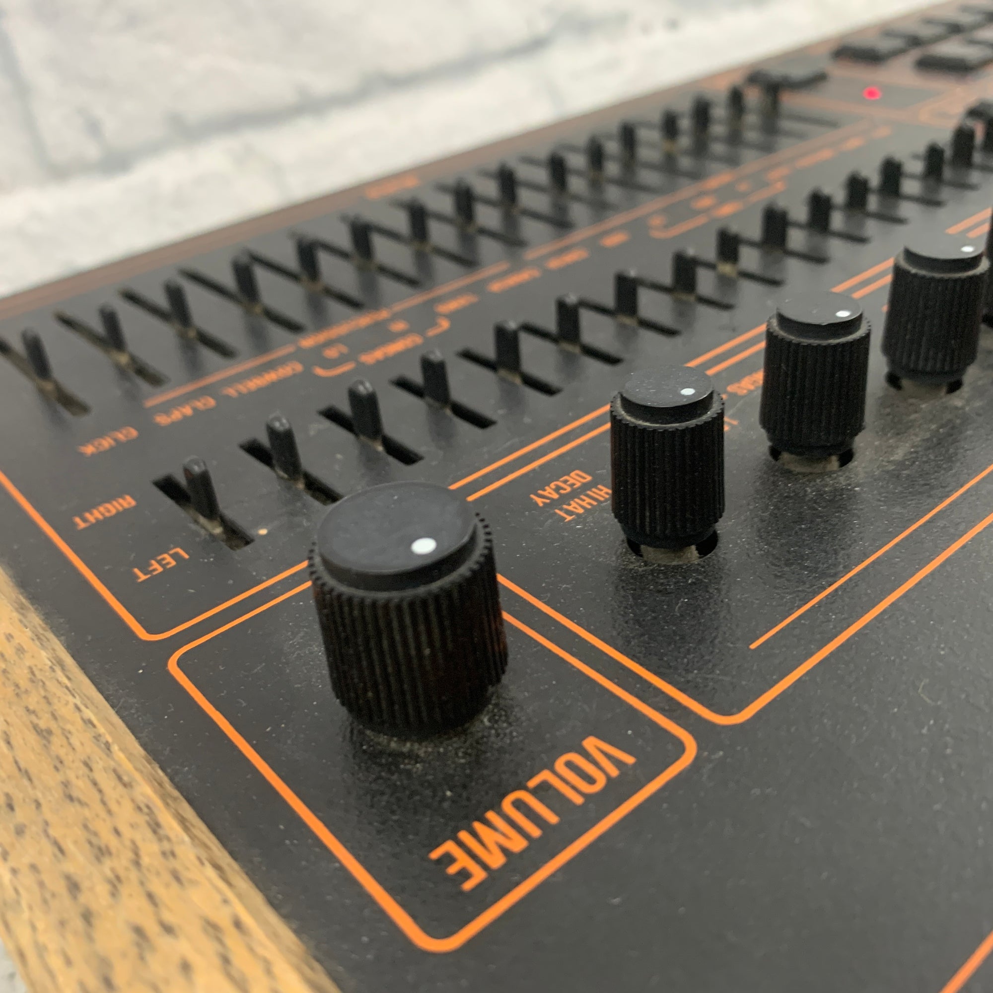 LinnDrum LM2 Vintage Drum Machine - Evolution Music