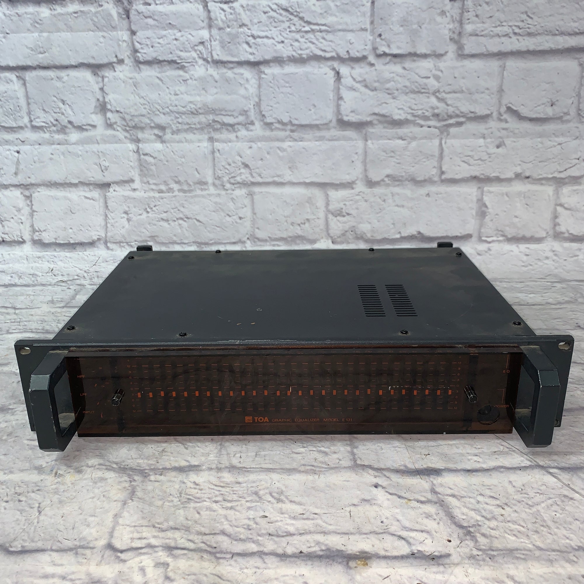 Toa E 131 Rack EQ with Dust Cover