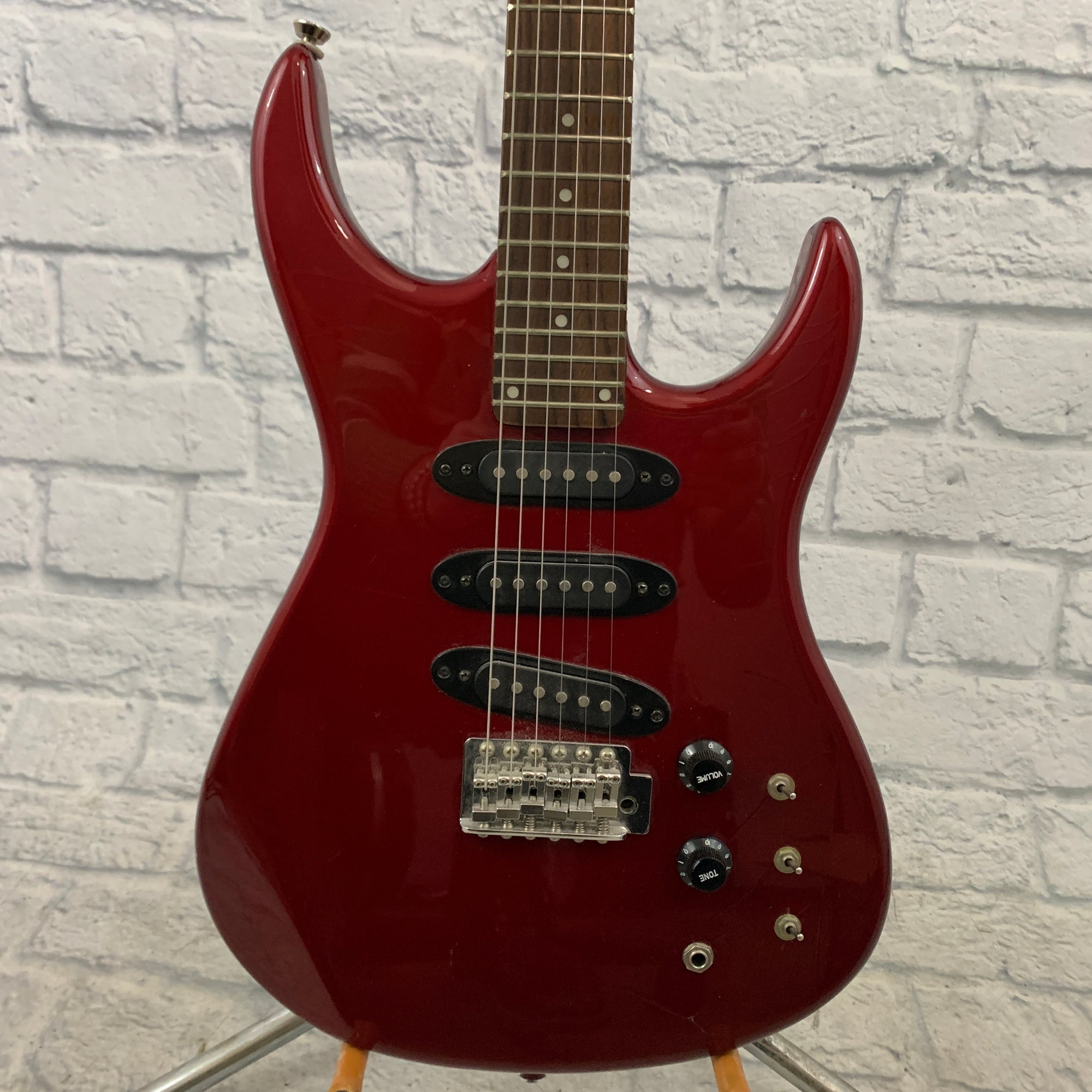 Guitar Research LG33 Strat Style Electric Guitar