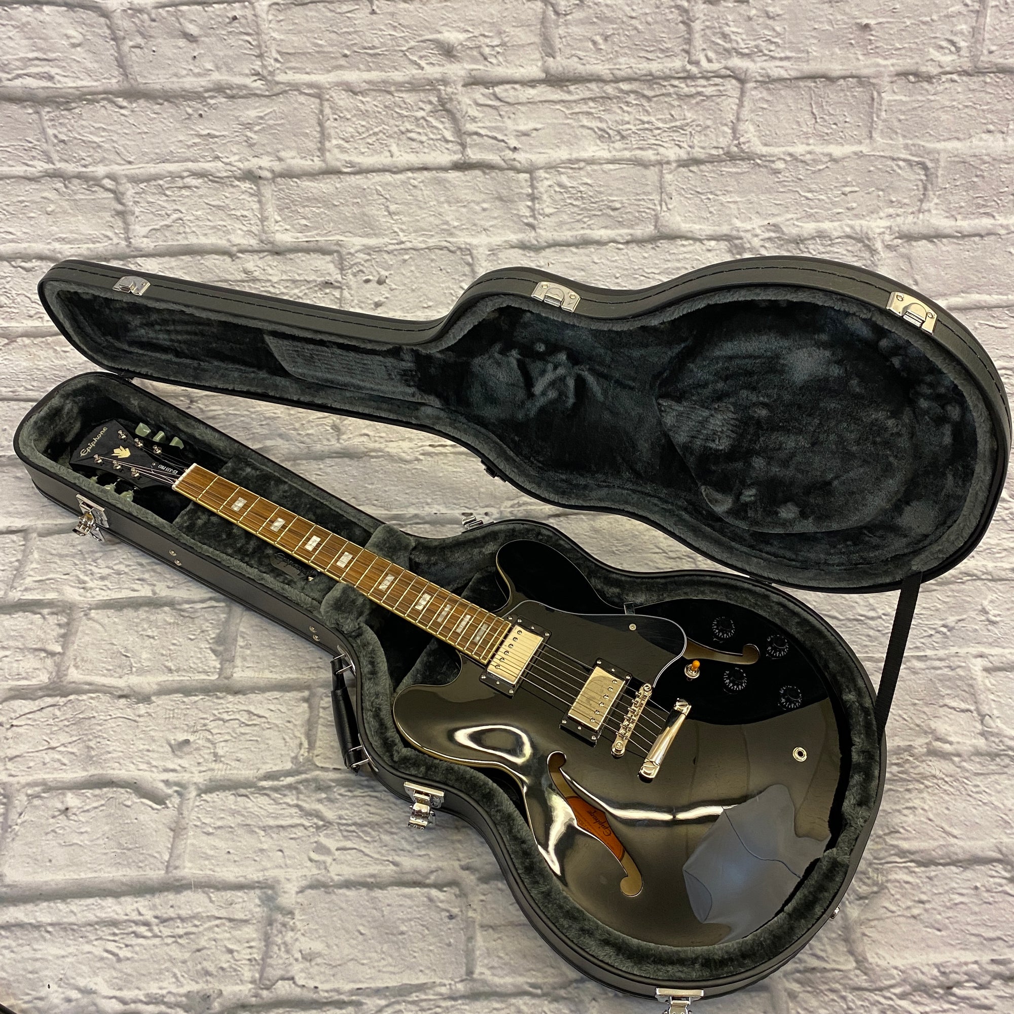 Epiphone ES-335 Pro Semi Hollow w/ Hard Shell Case