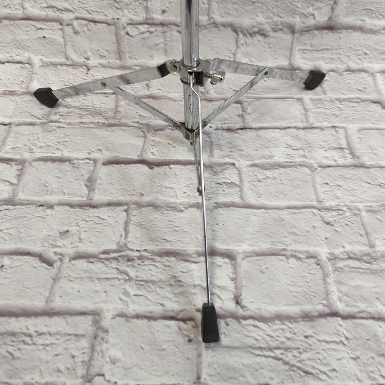 Unknown Vintage Style Flat Basket Snare Stand