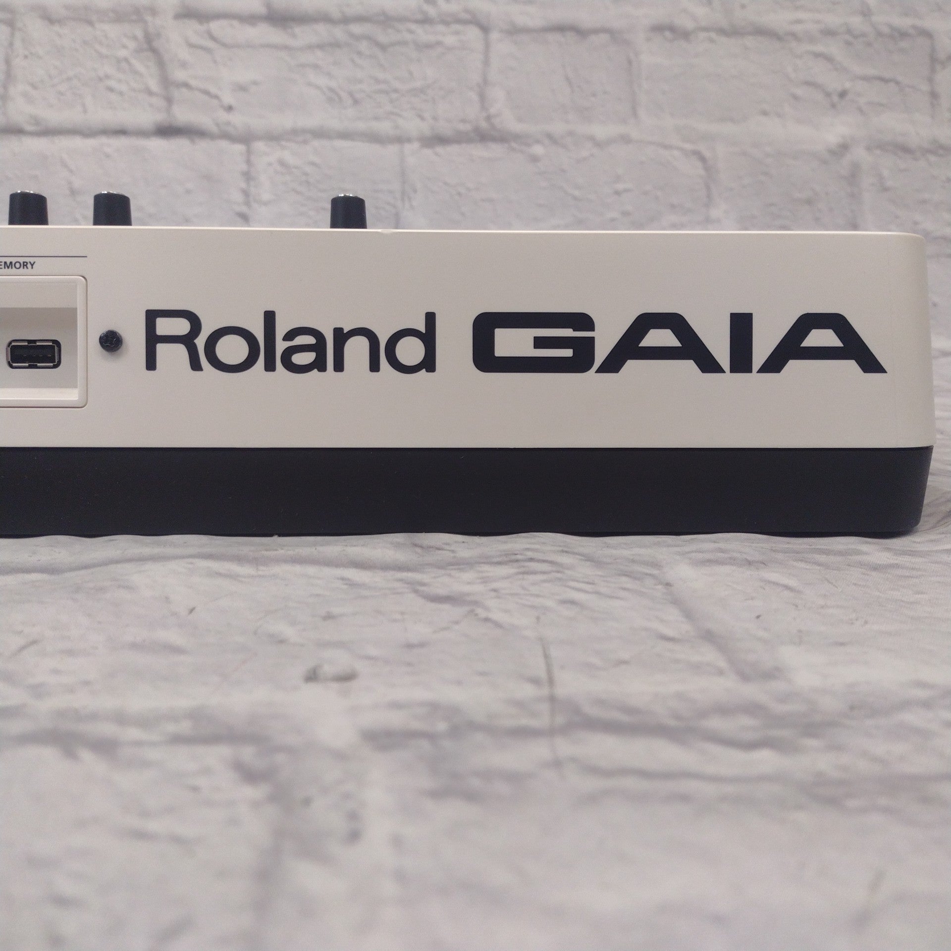 Roland SH-01 Gaia 37-Key Digital Synthesizer