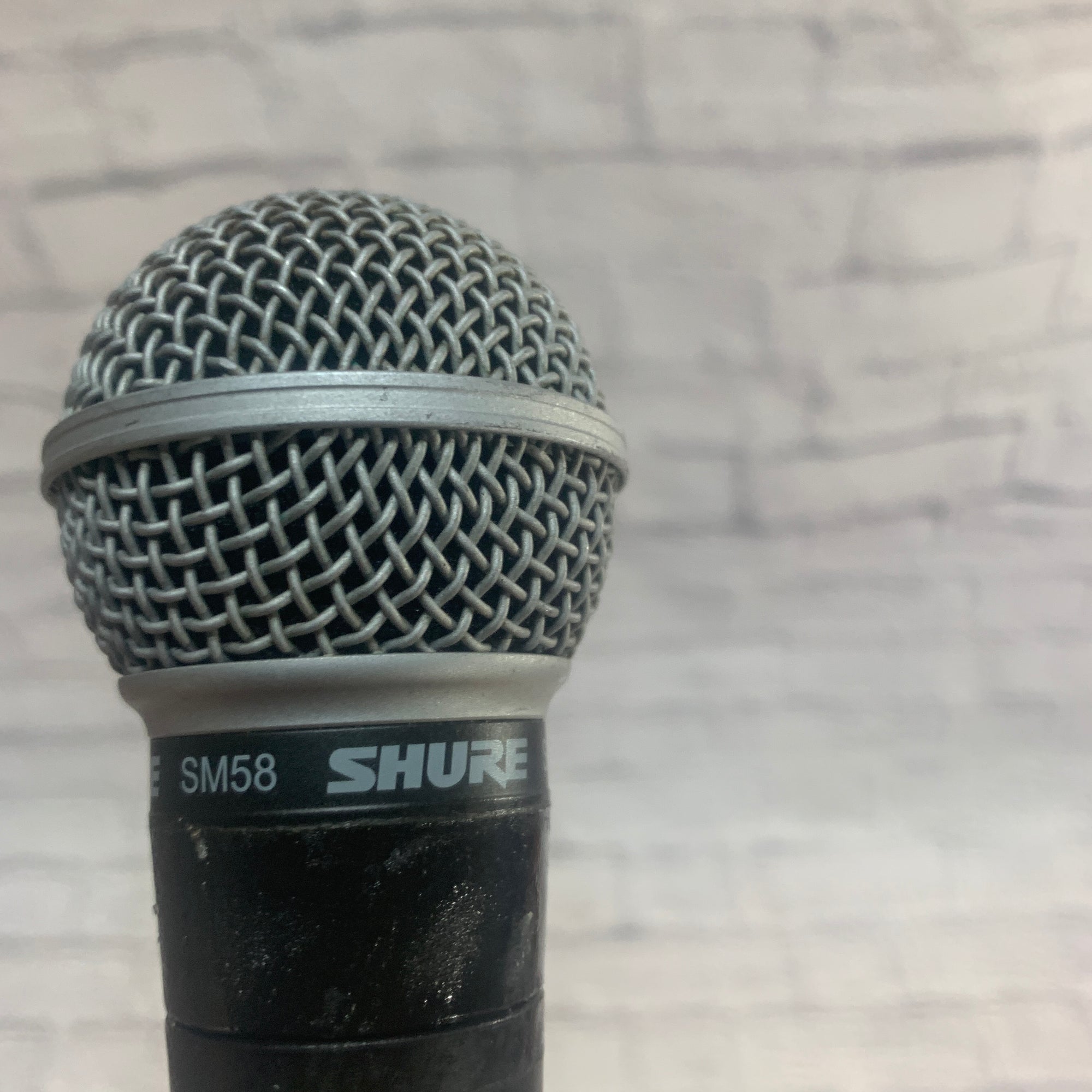 Shure SM58 Dynamic Microphone